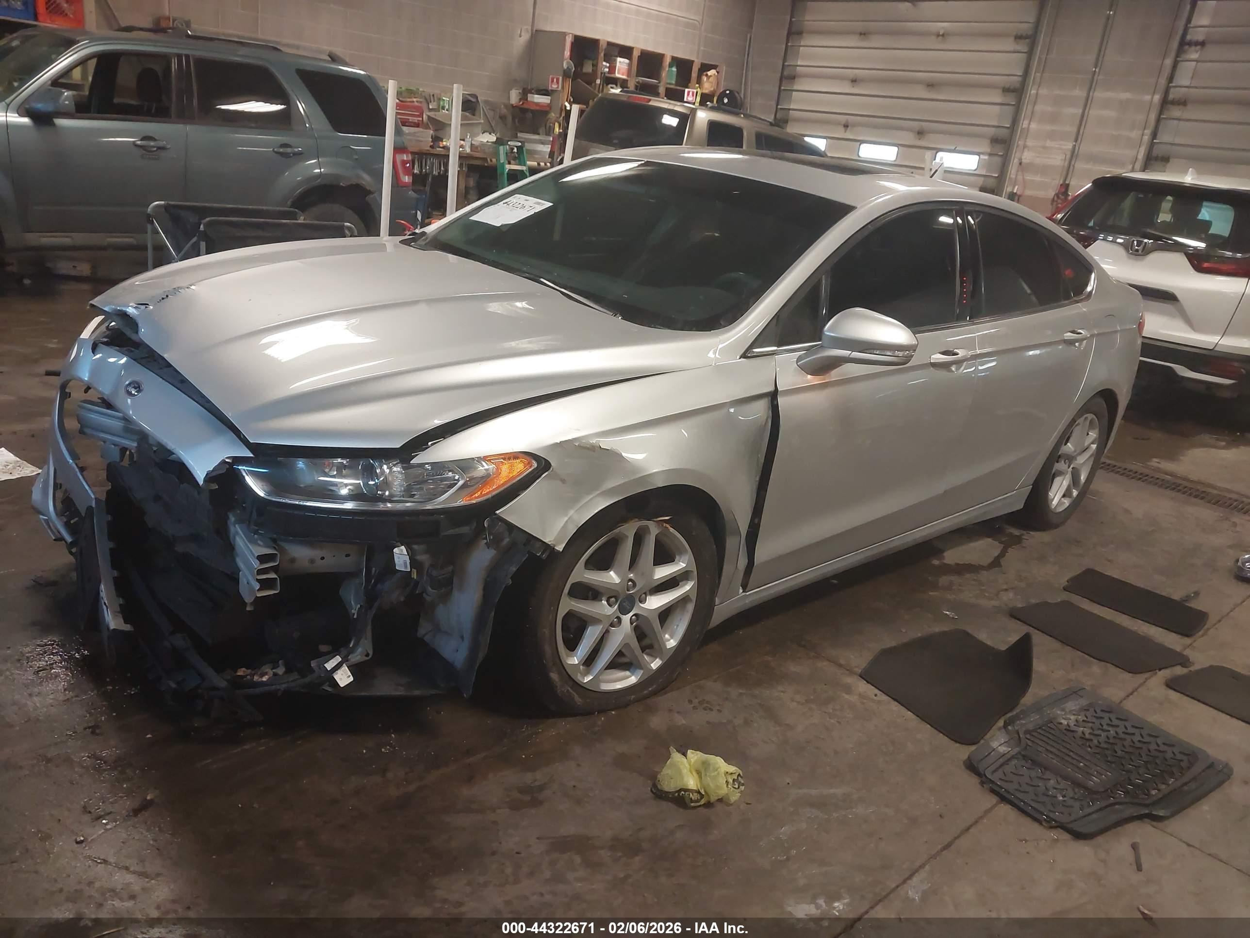 FORD FUSION image 2