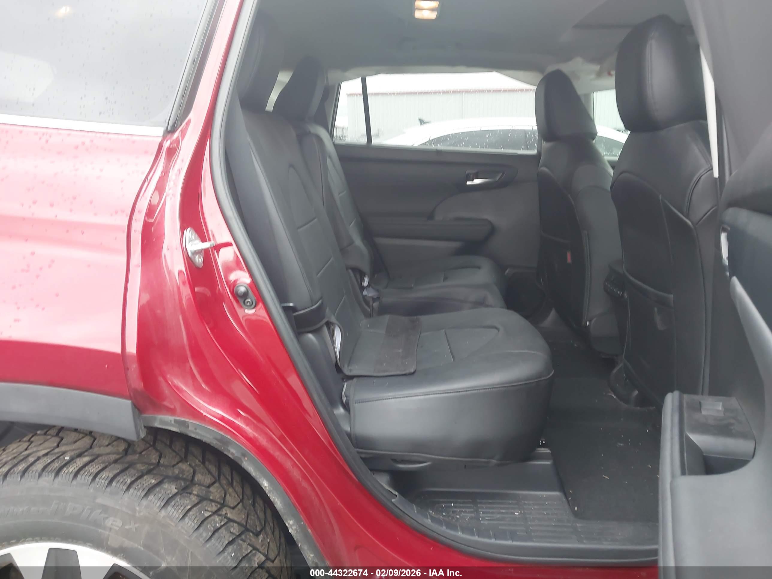 TOYOTA HIGHLANDER image 8
