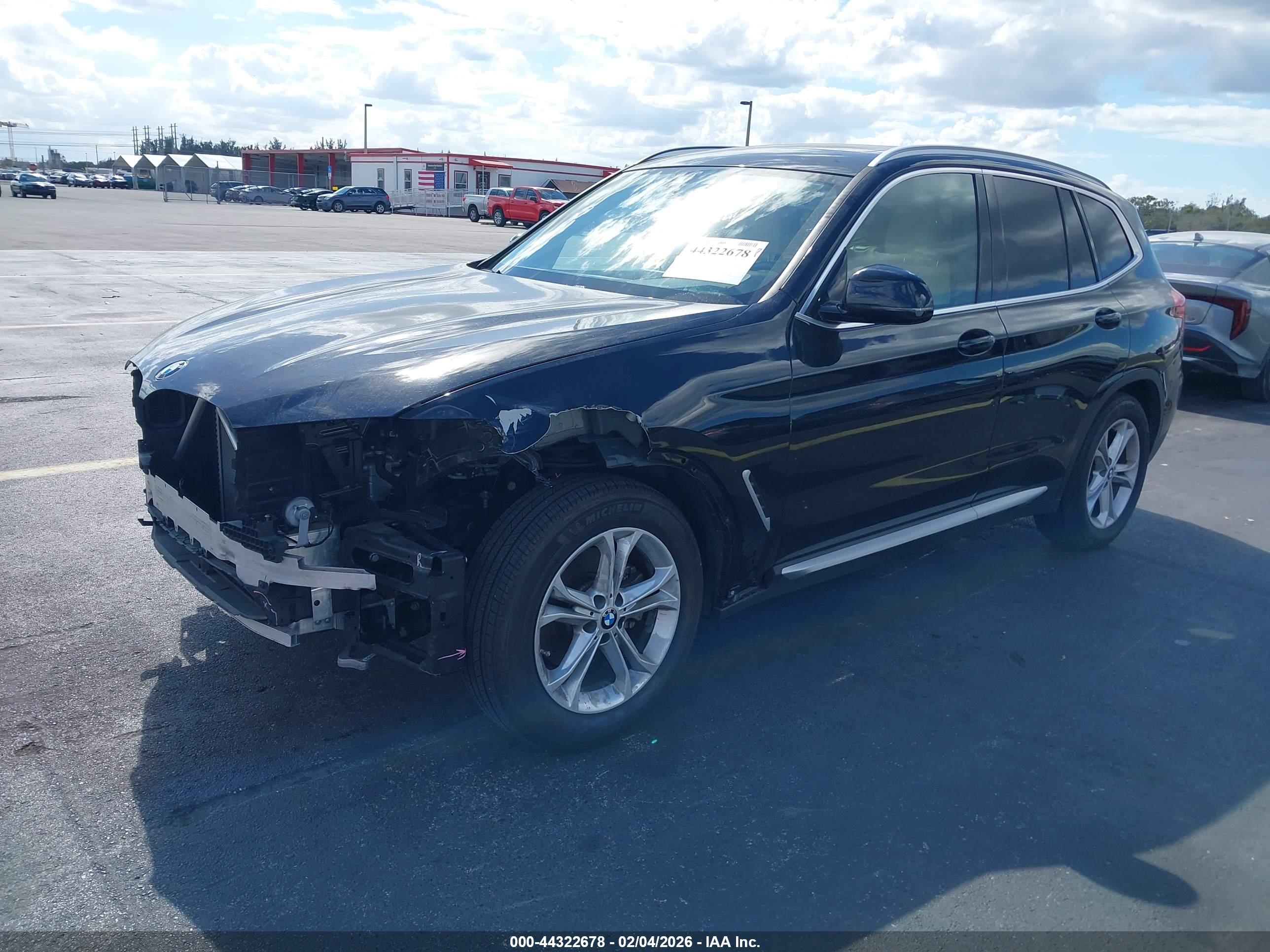 BMW X3 image 2