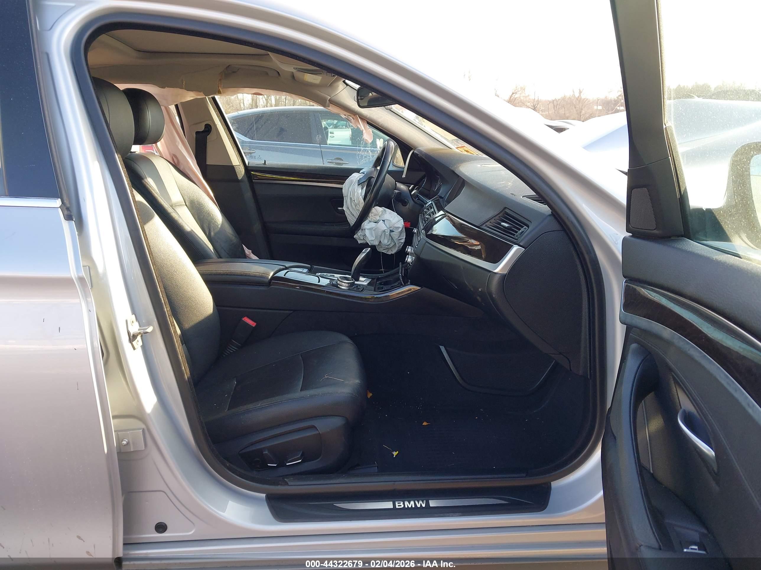BMW 528I image 5