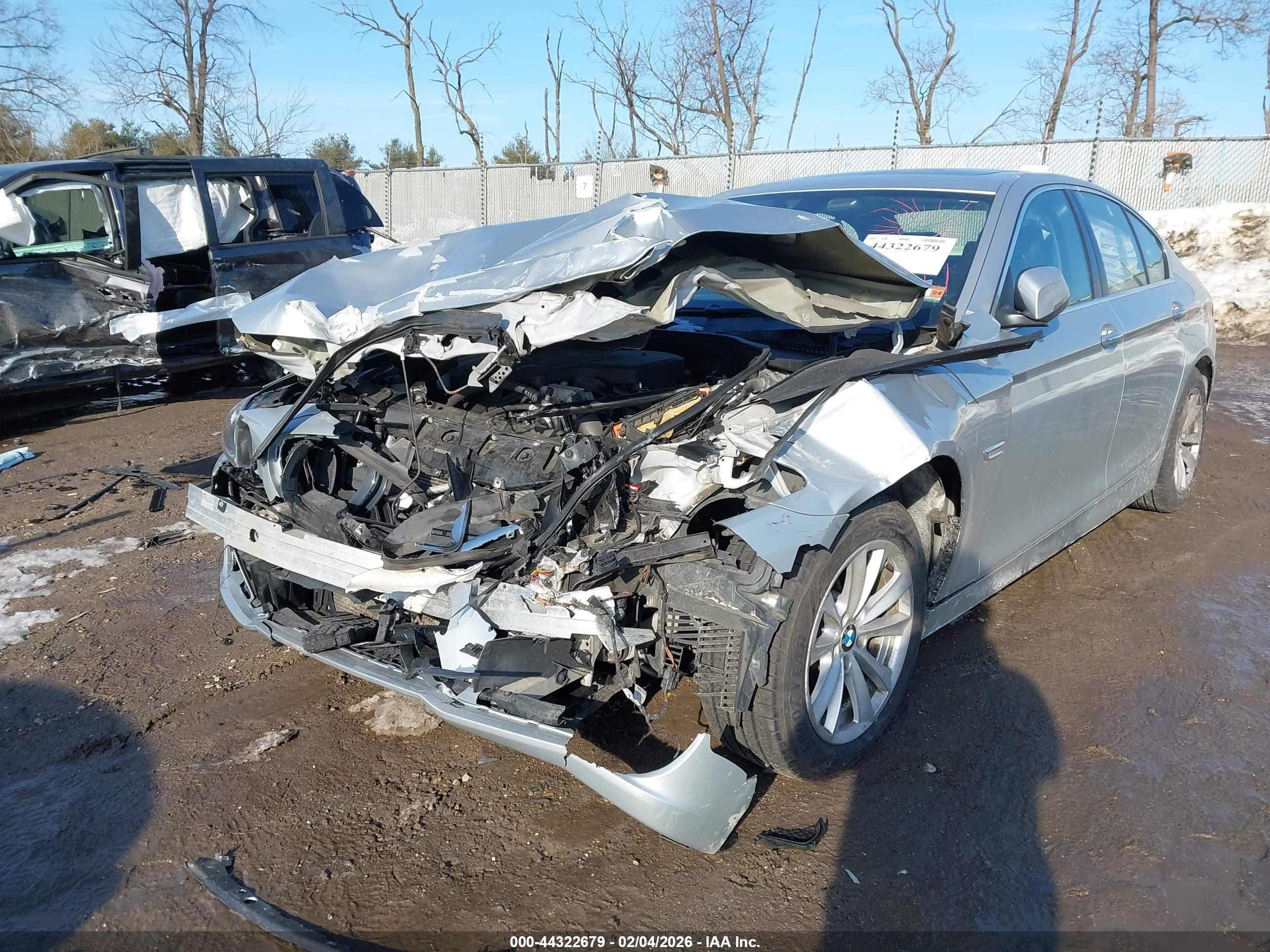 BMW 528I image 6