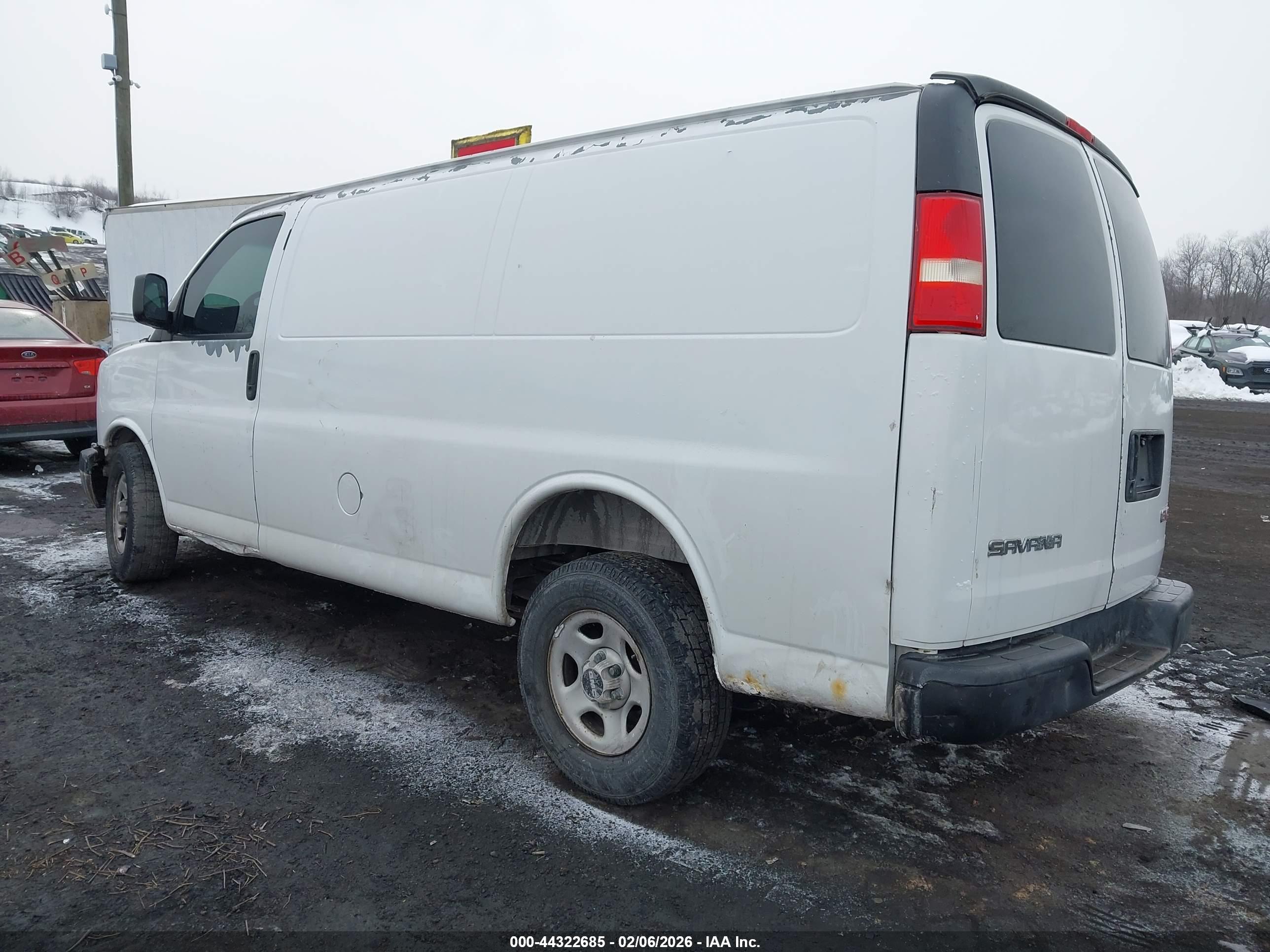 GMC SAVANA image 3