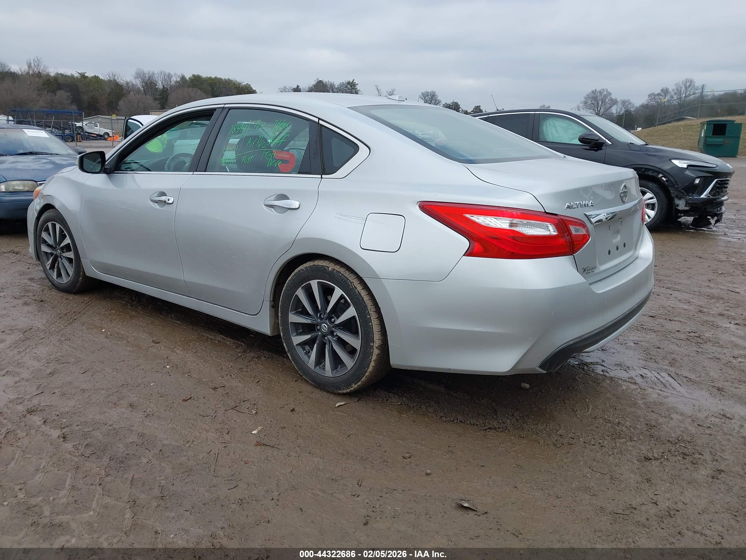 NISSAN ALTIMA image 3