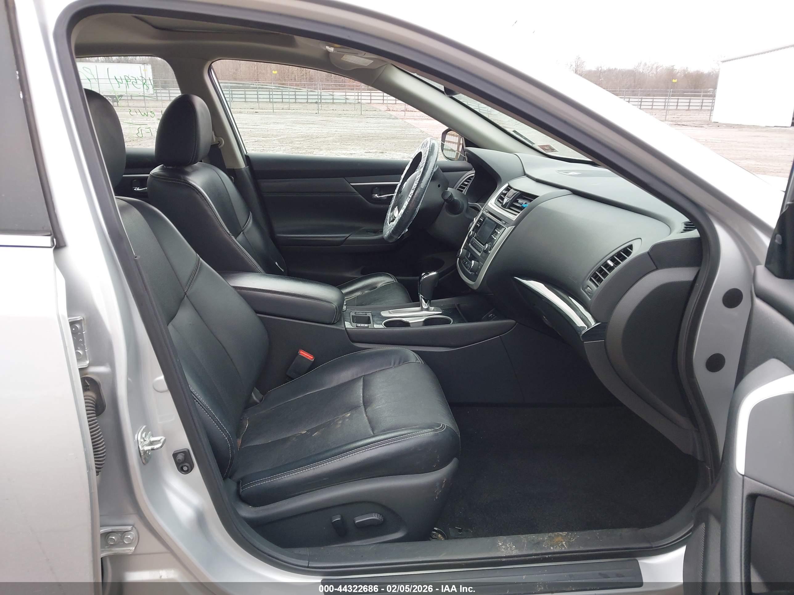 NISSAN ALTIMA image 5