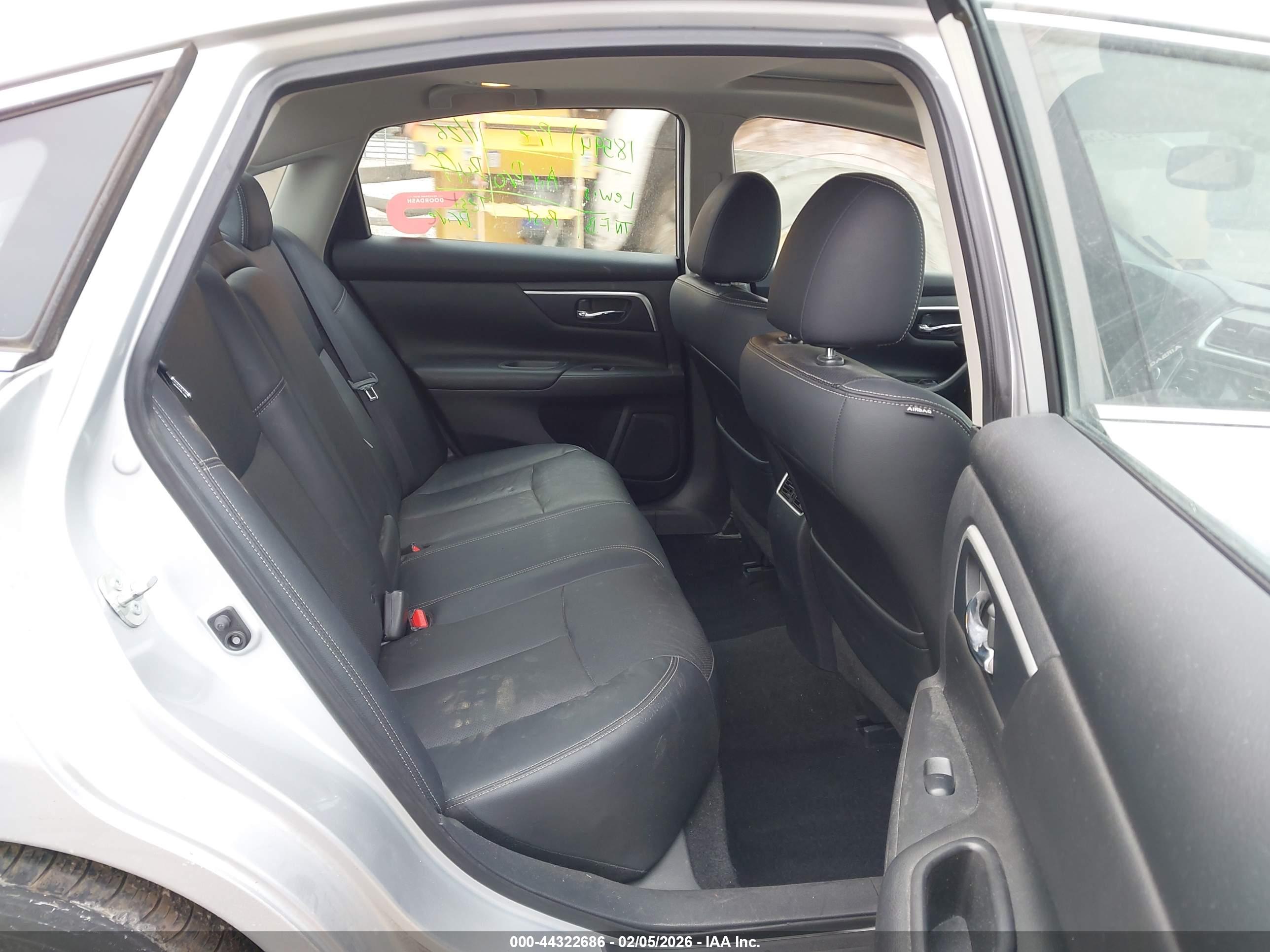 NISSAN ALTIMA image 8