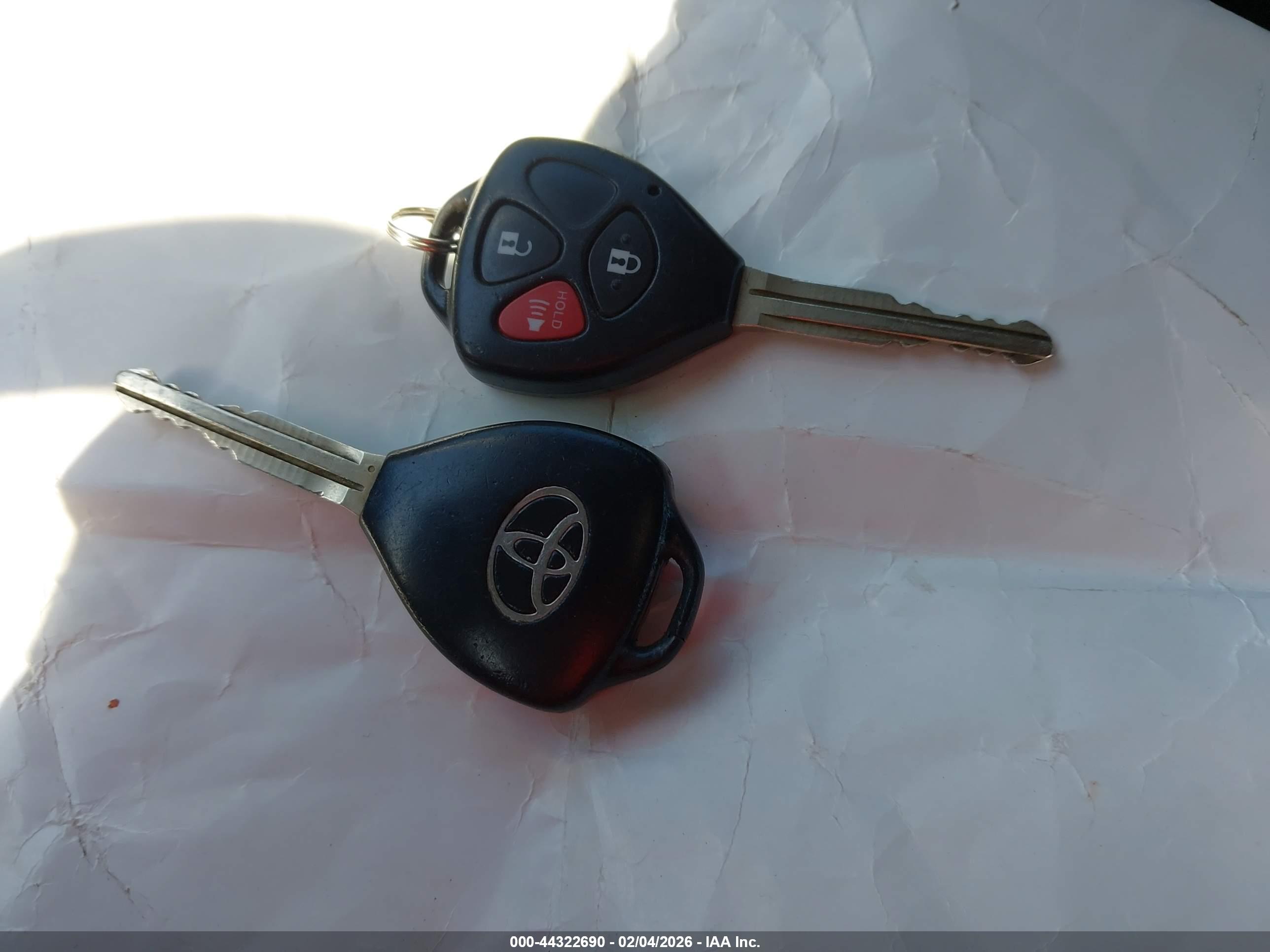 TOYOTA YARIS image 11