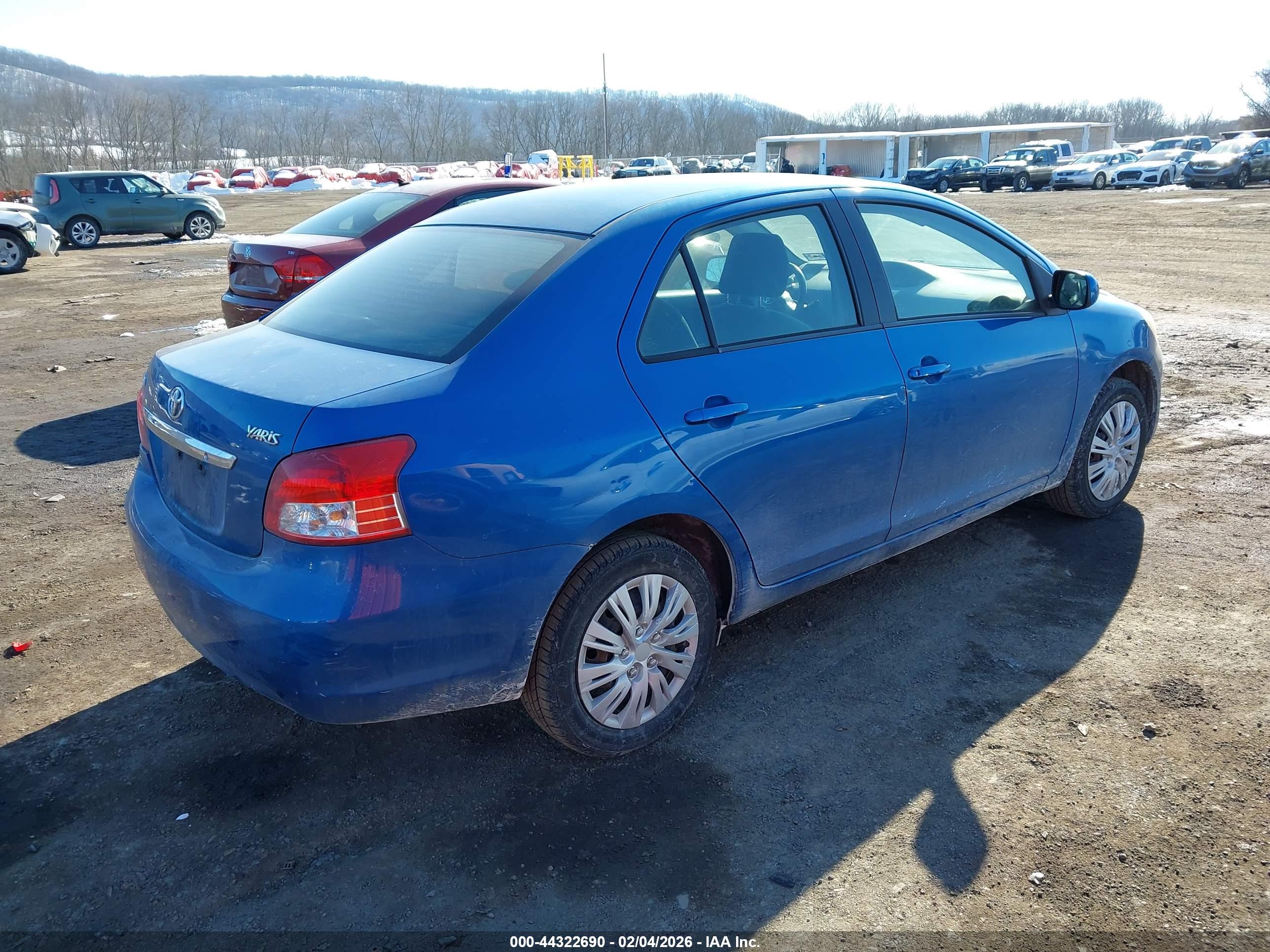 TOYOTA YARIS image 4