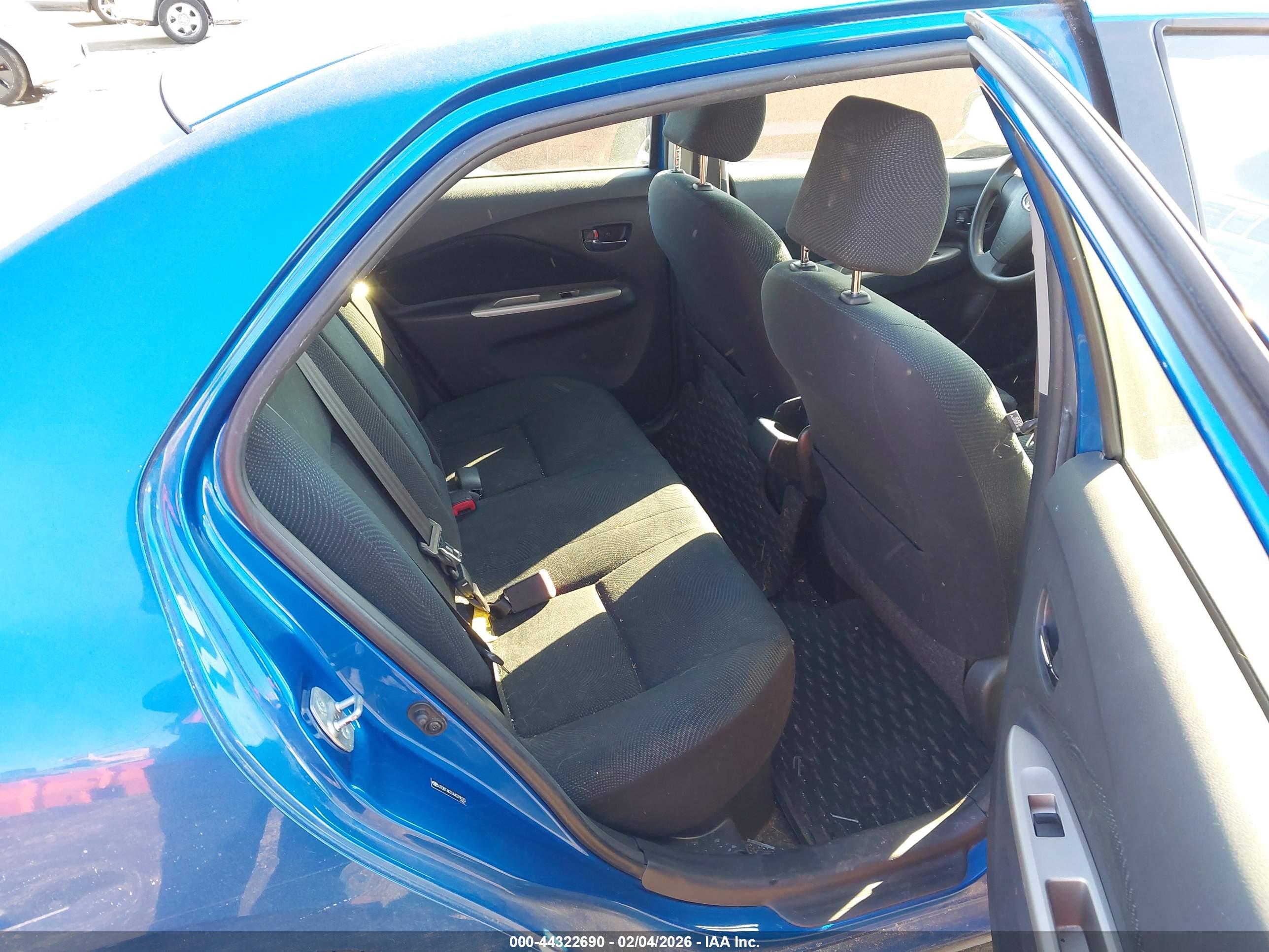 TOYOTA YARIS image 8
