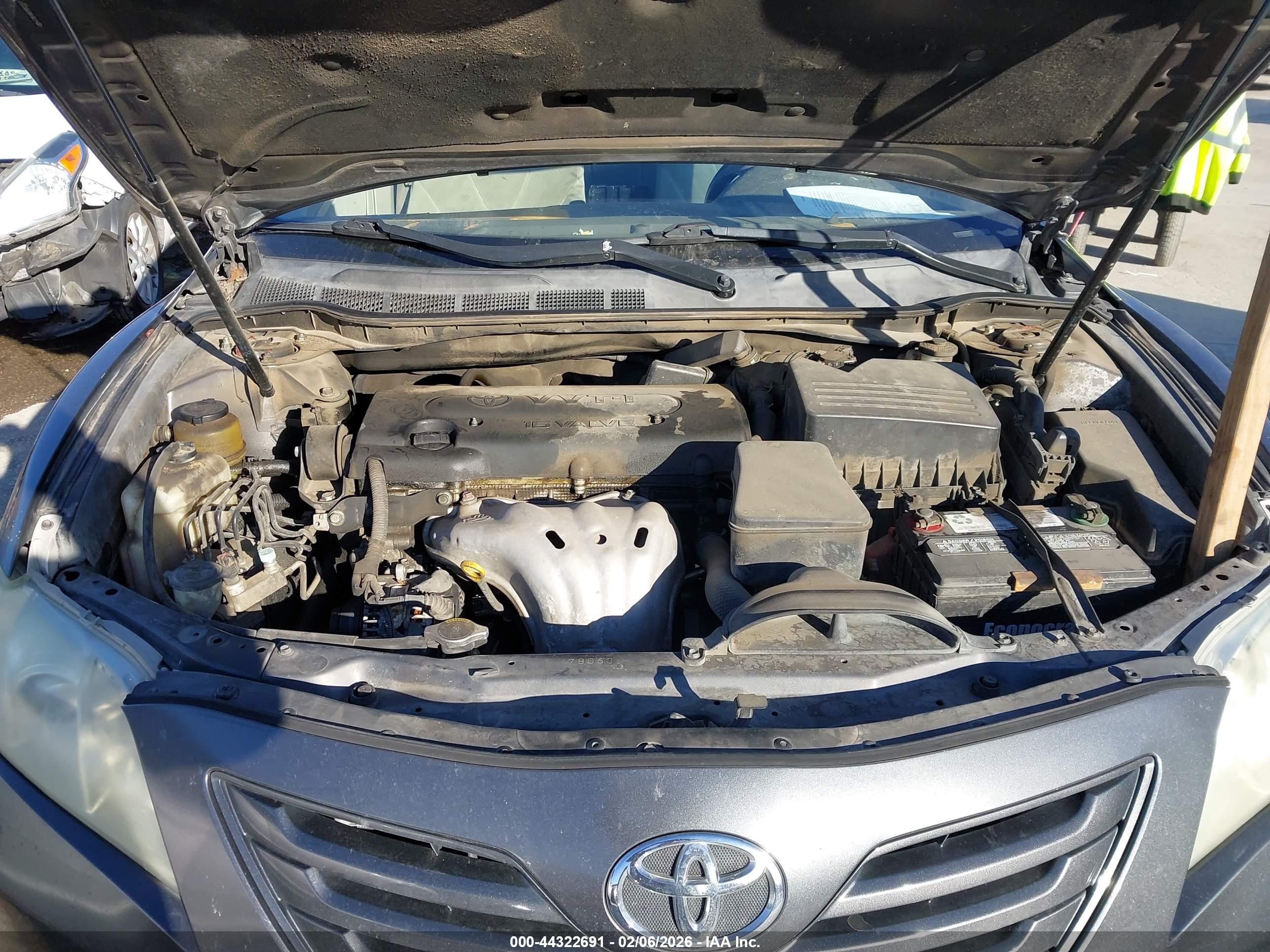 TOYOTA CAMRY image 10