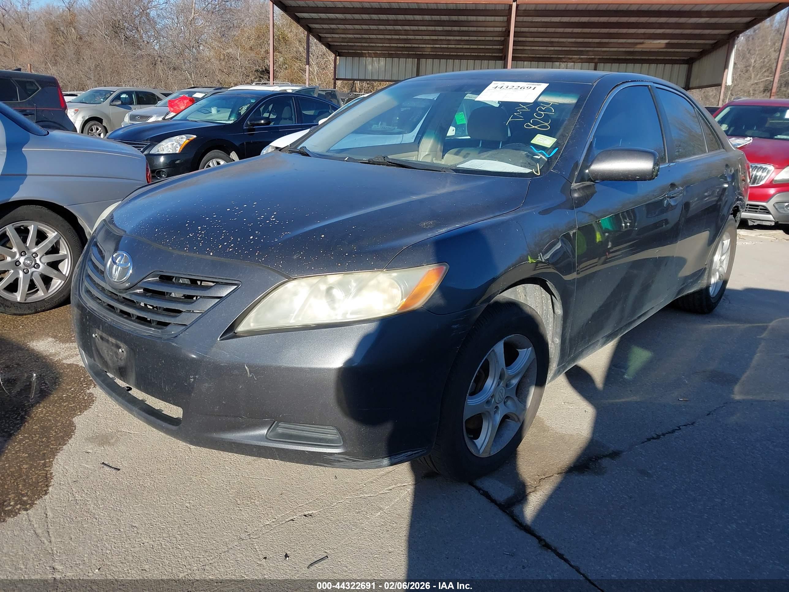 TOYOTA CAMRY image 2