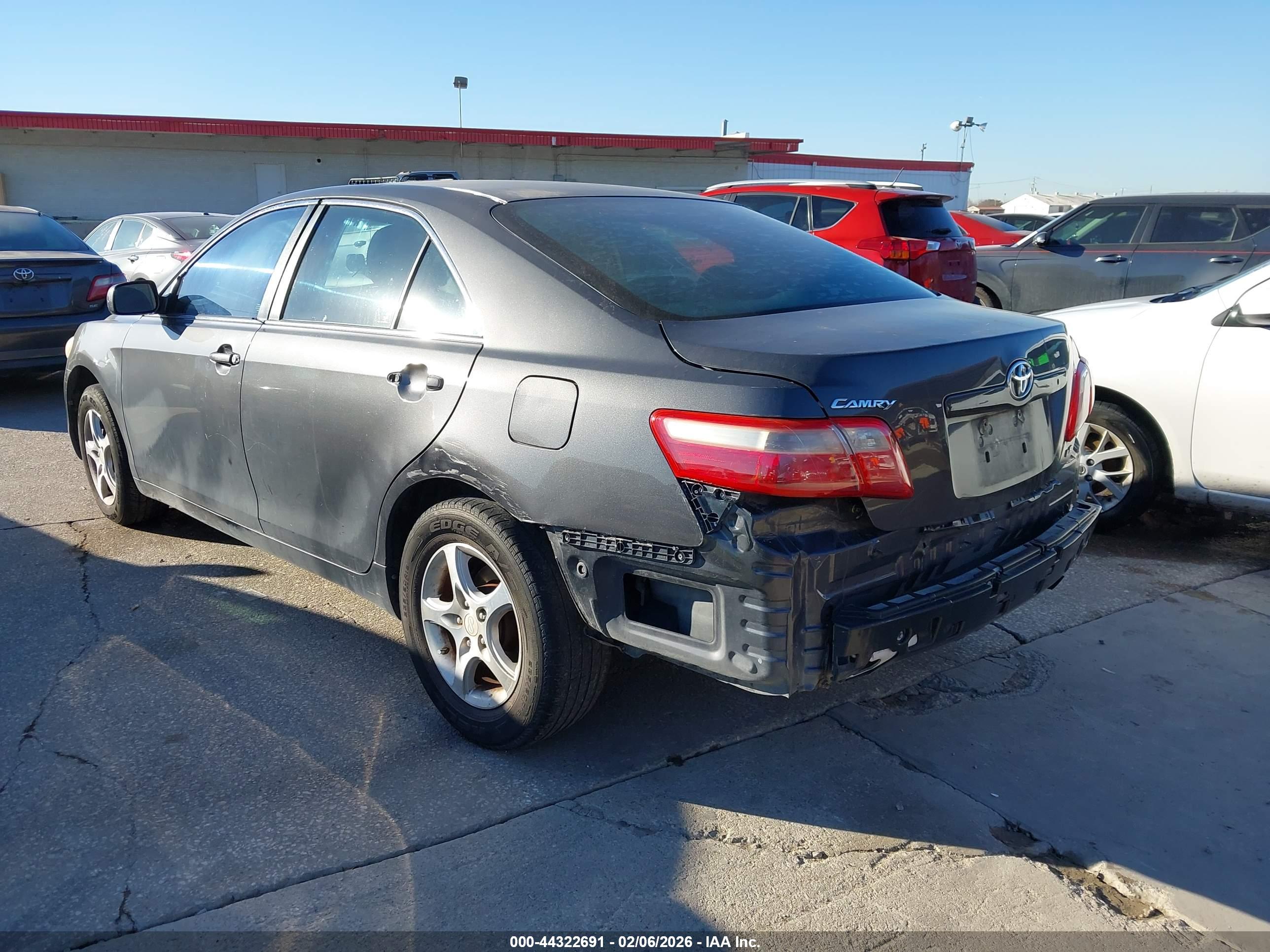 TOYOTA CAMRY image 3