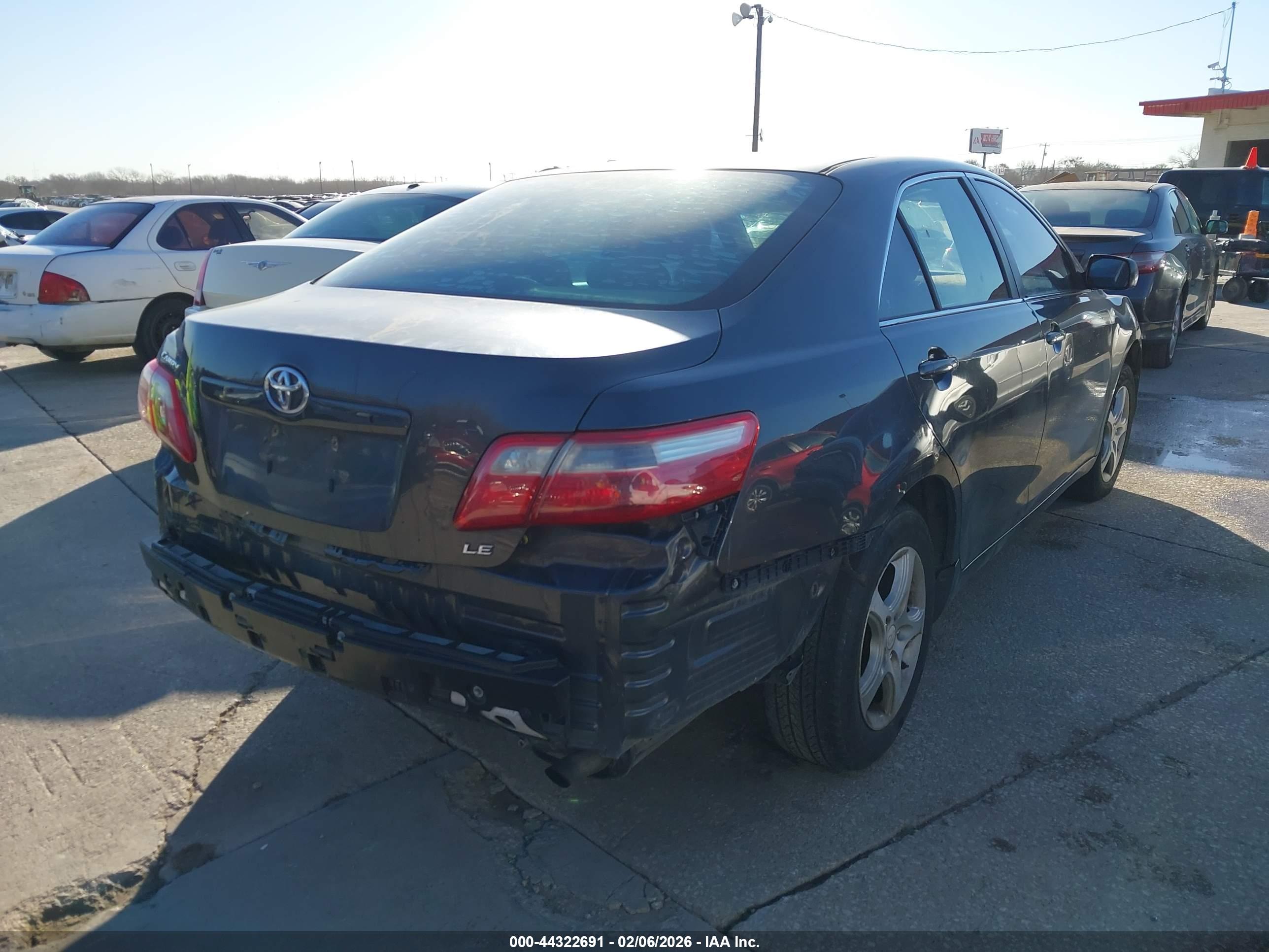 TOYOTA CAMRY image 4
