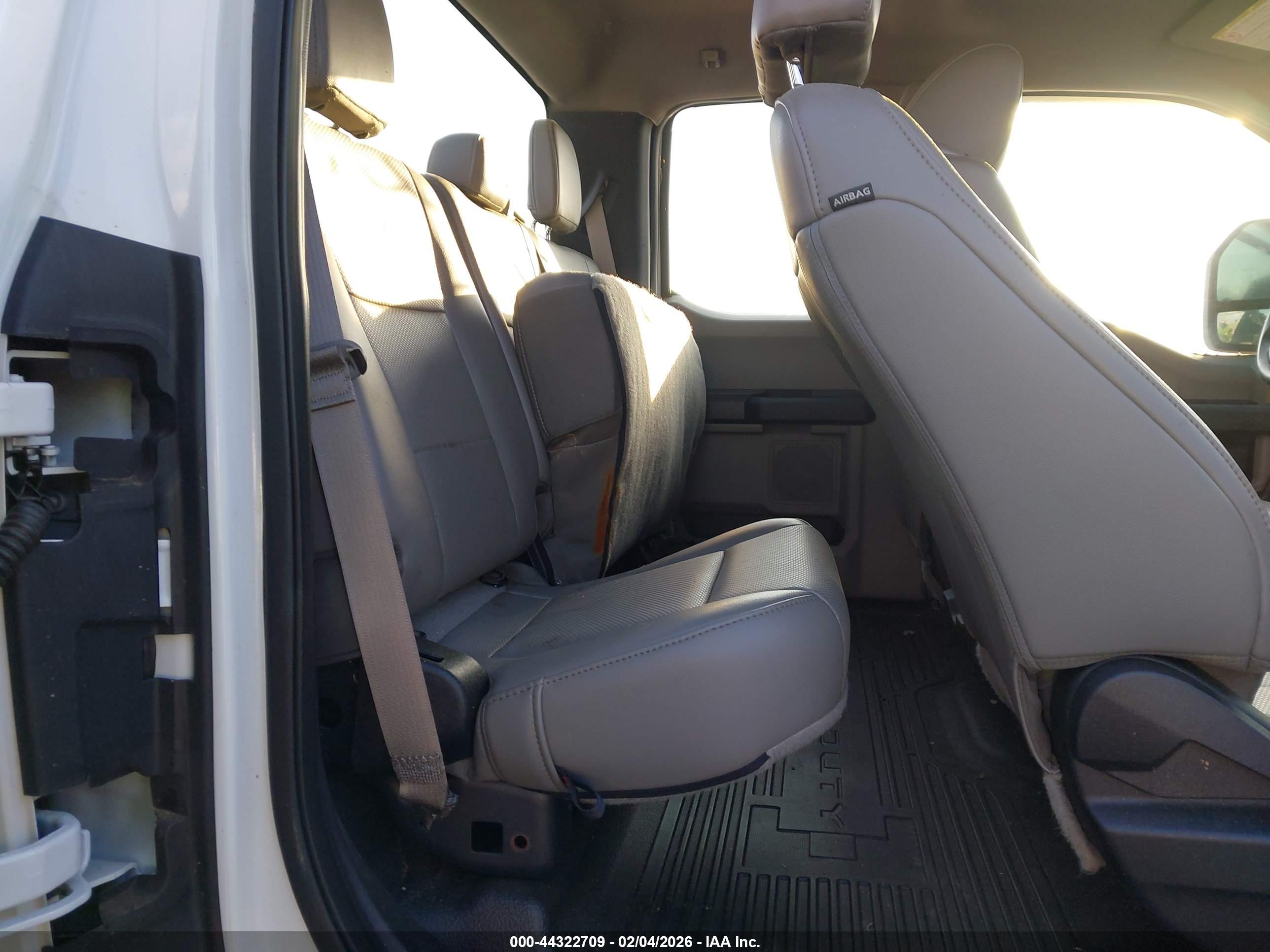 FORD F-250 image 8