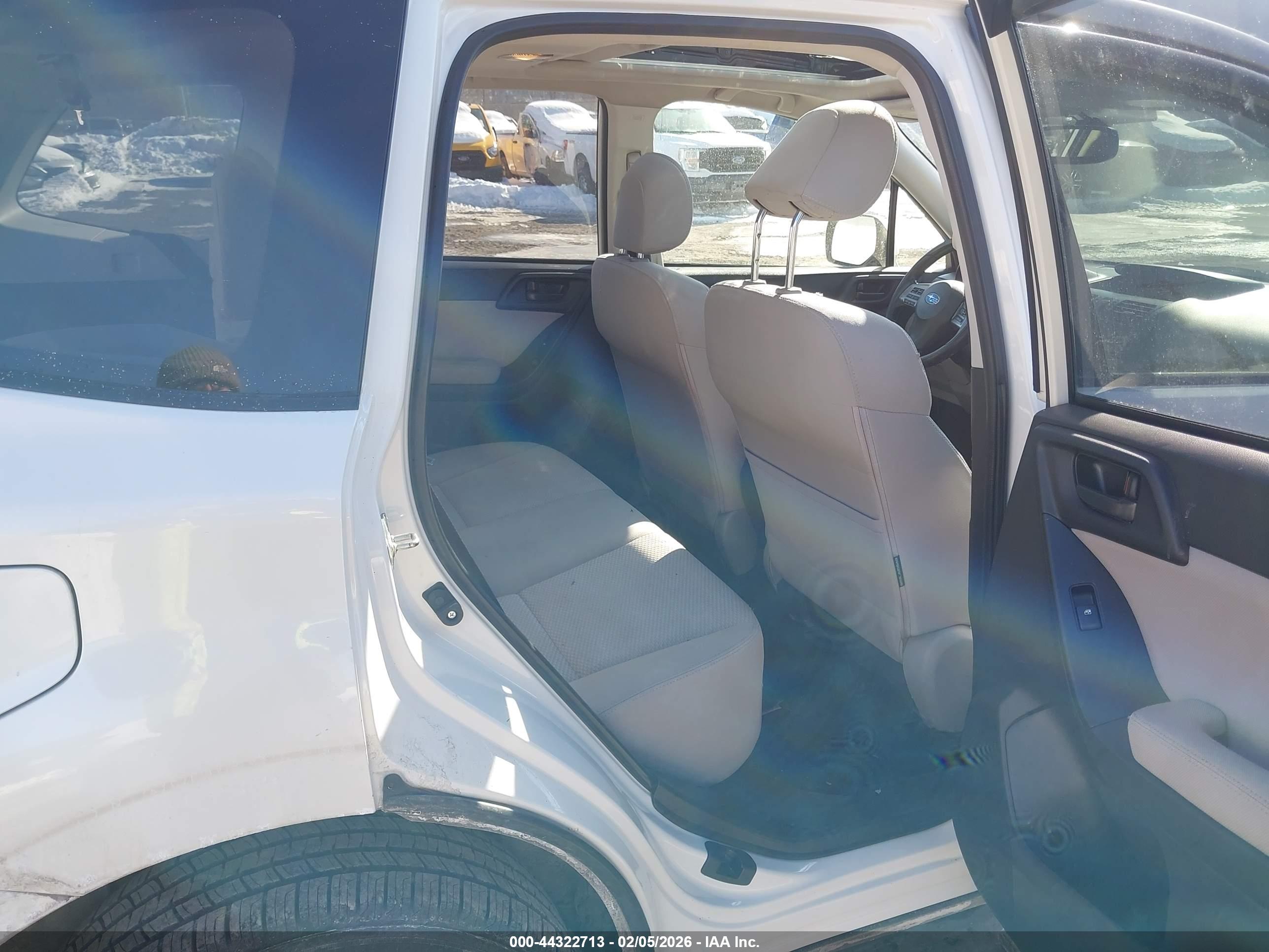 SUBARU FORESTER image 8