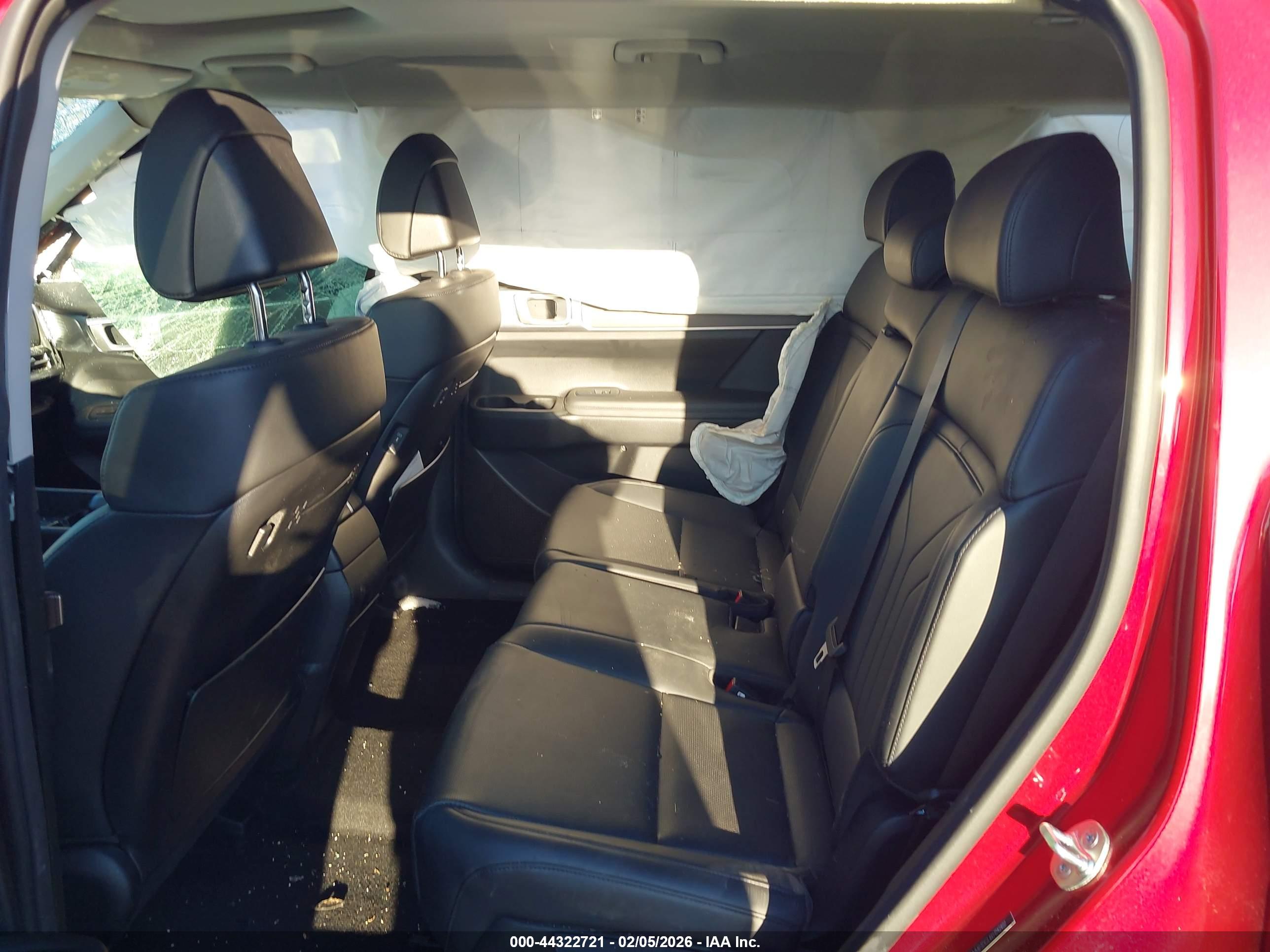 HYUNDAI SANTA image 8