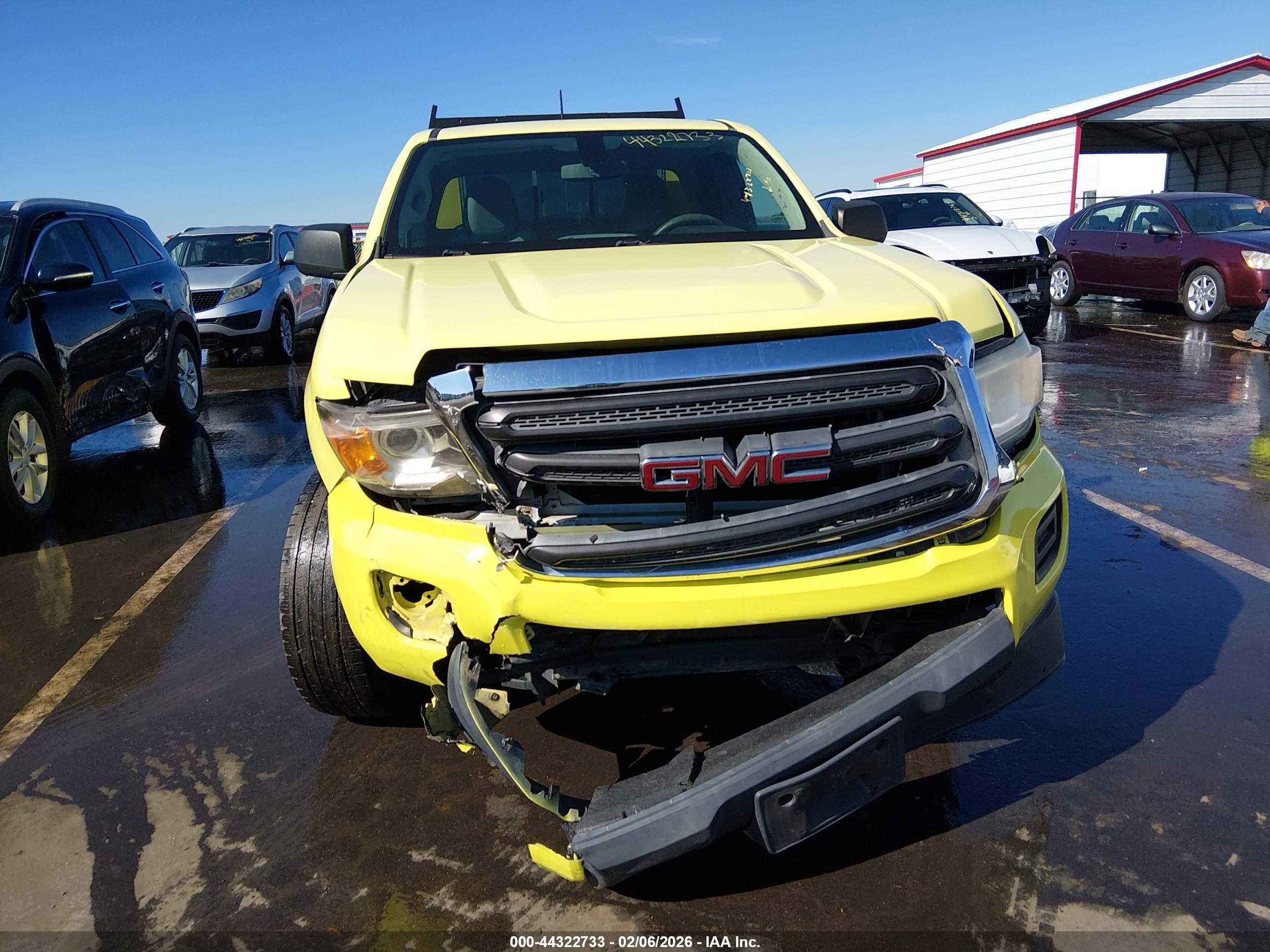 GMC CANYON image 6