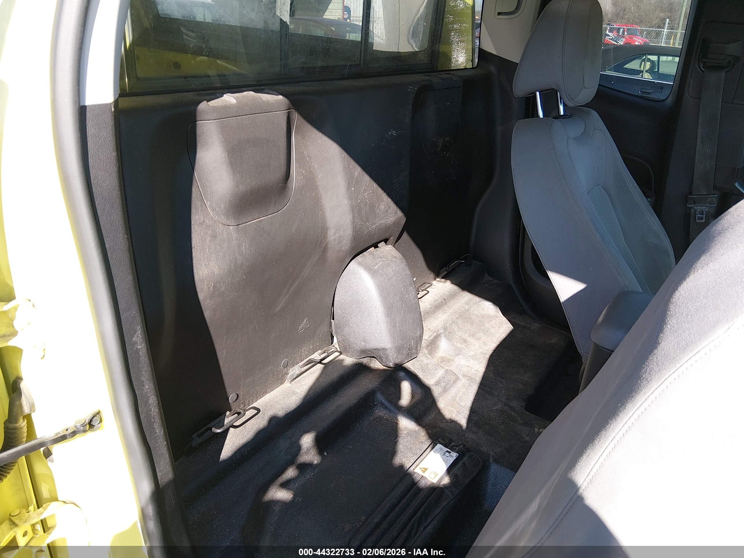 GMC CANYON image 8