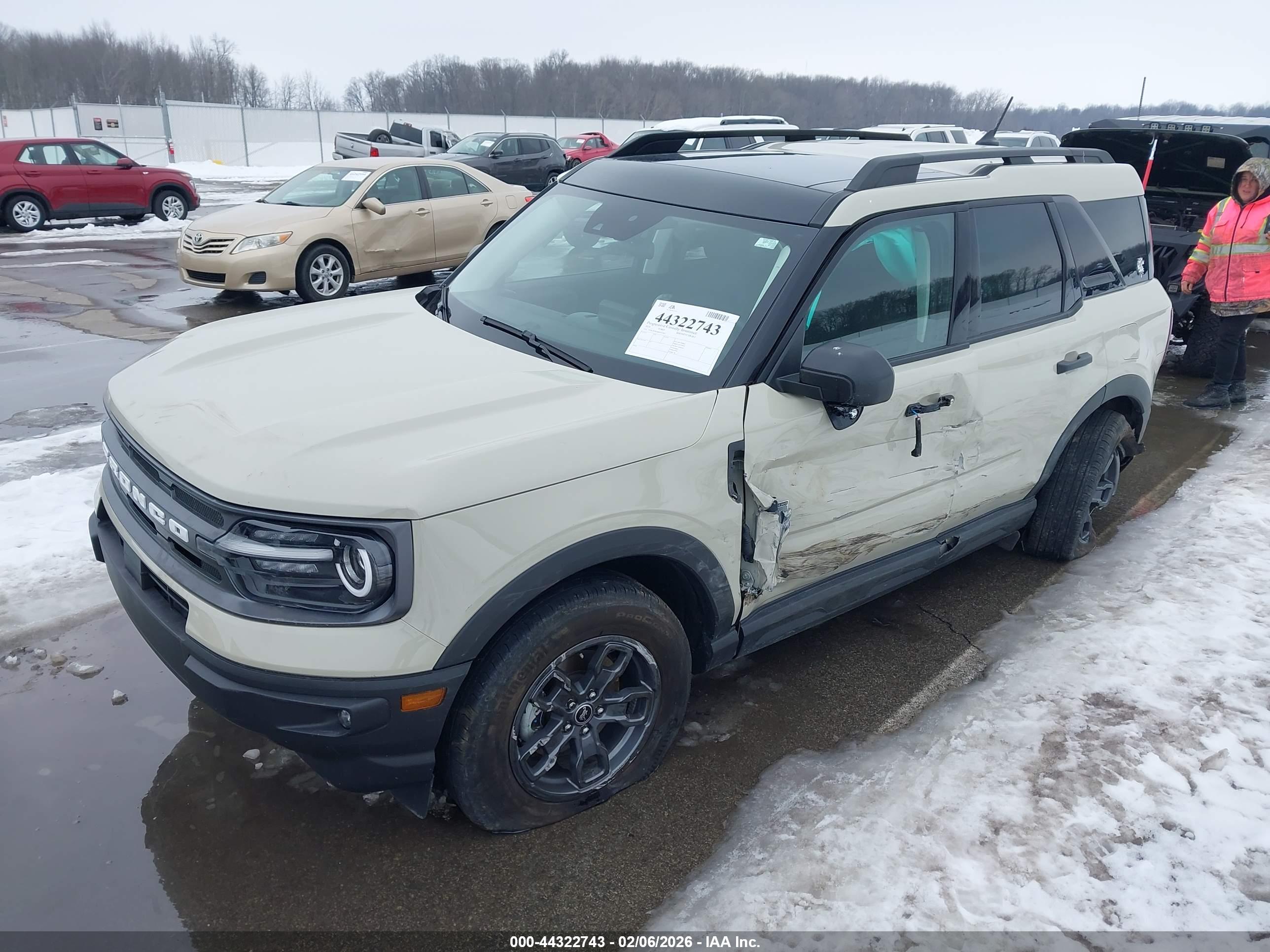 FORD BRONCO image 2