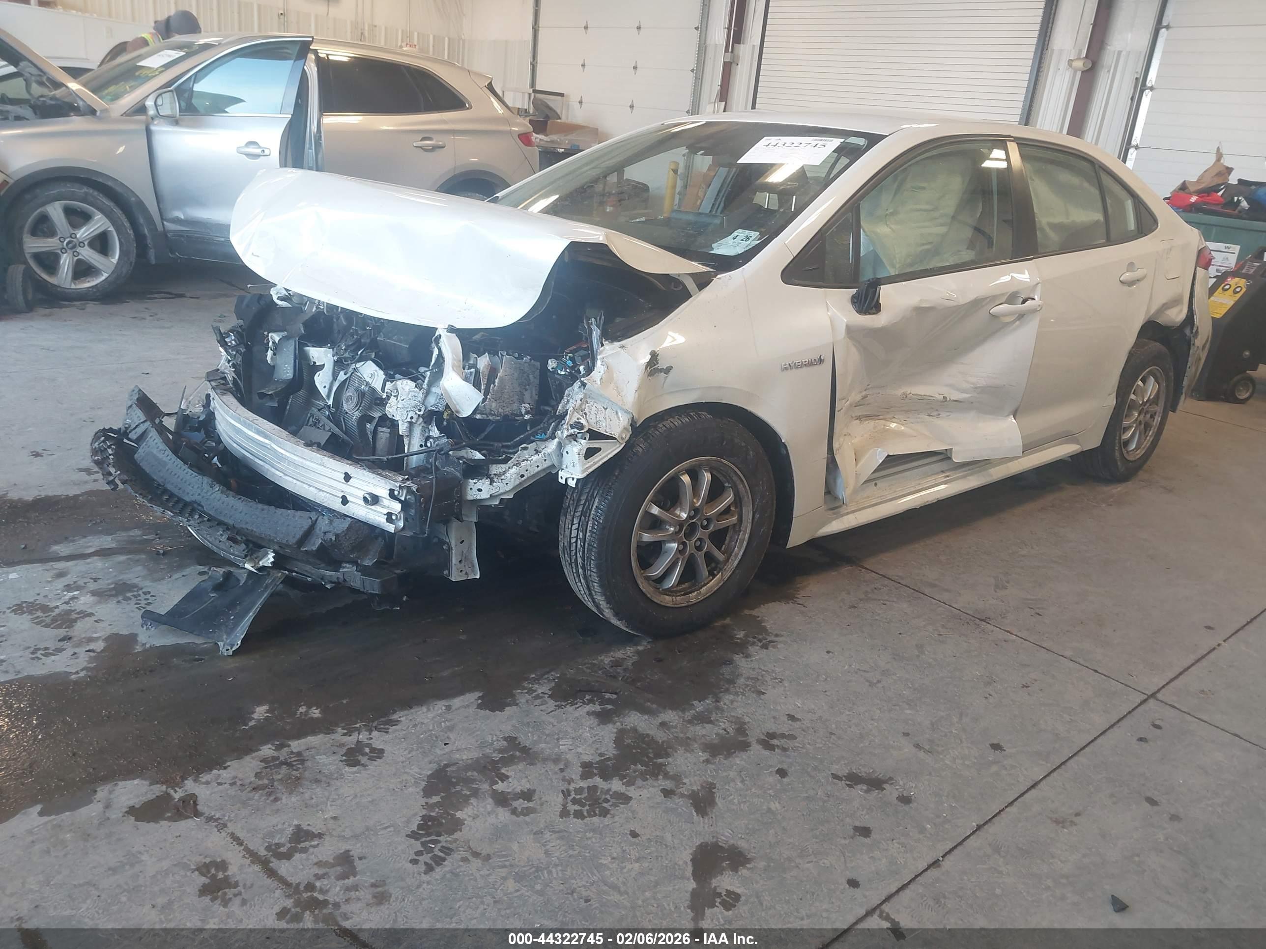 TOYOTA COROLLA image 2