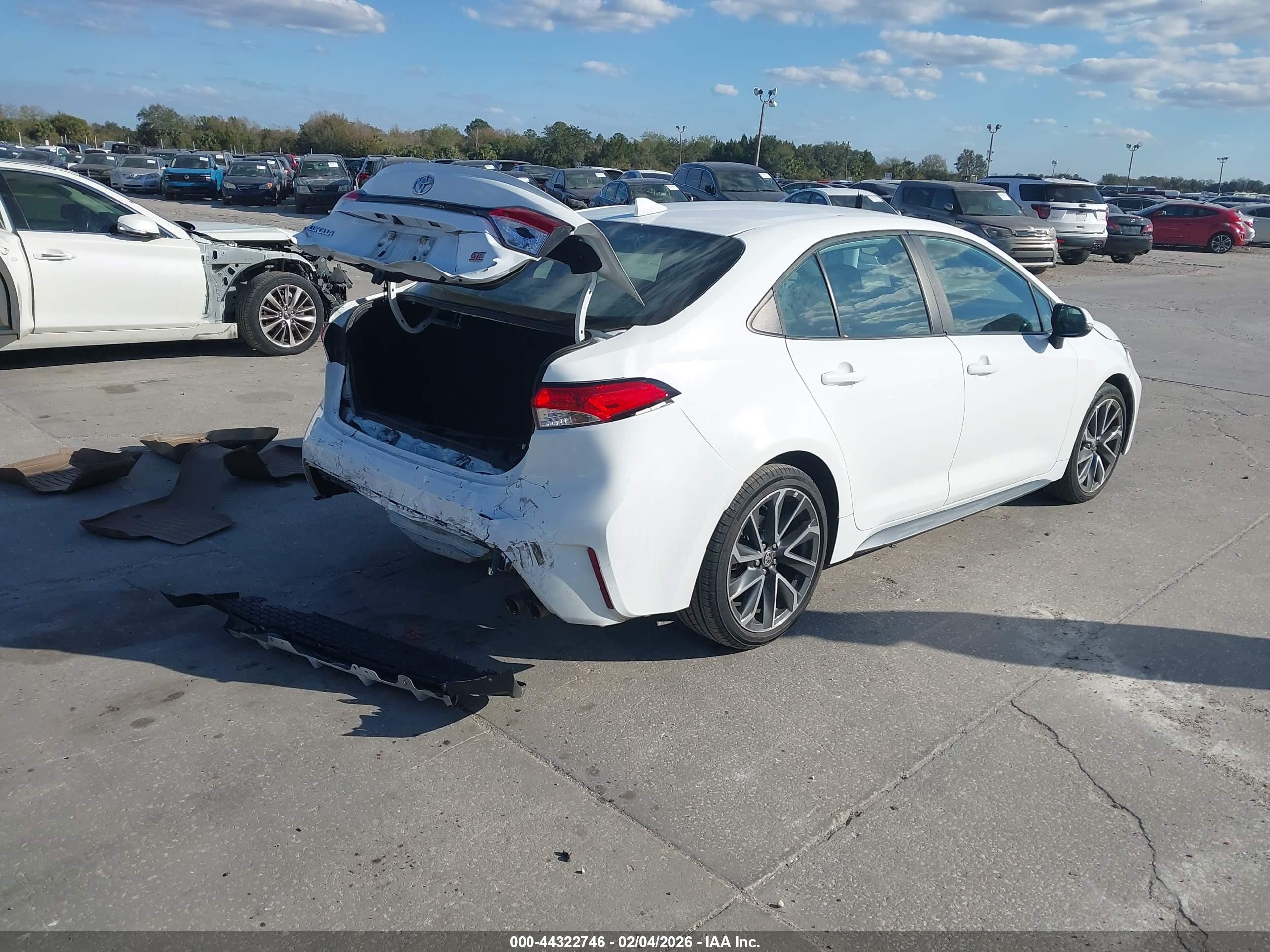 TOYOTA COROLLA image 4