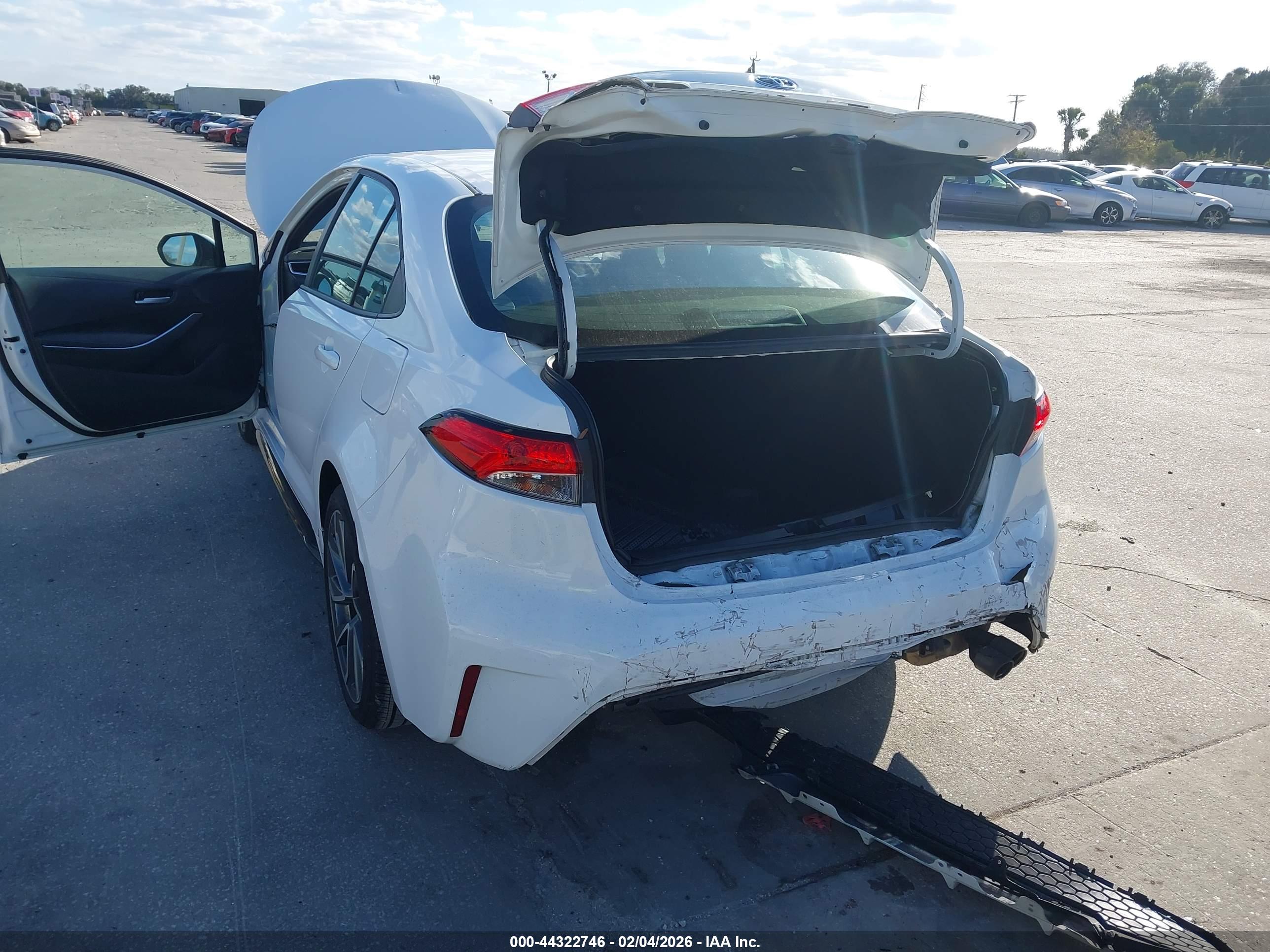 TOYOTA COROLLA image 6