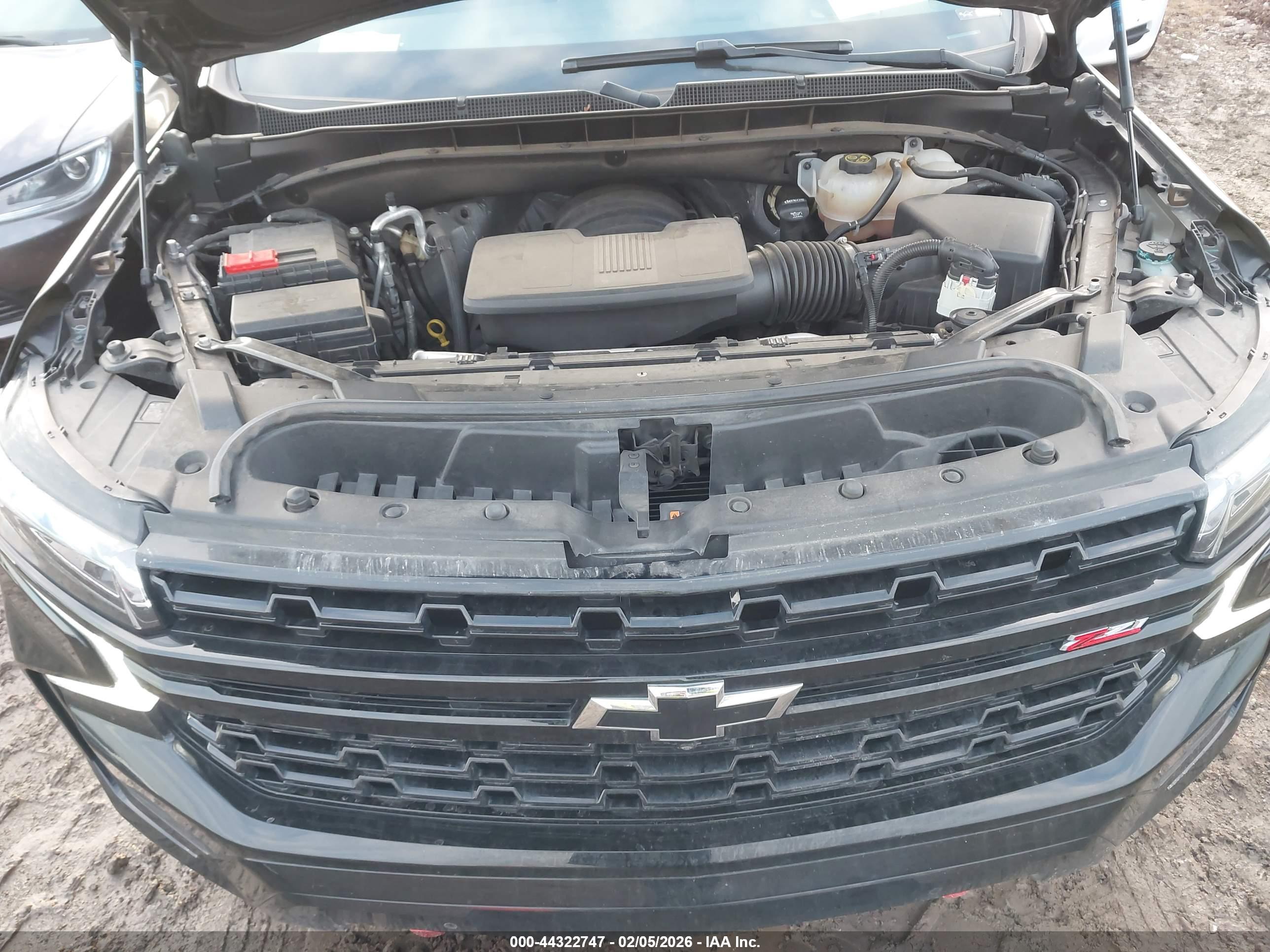 CHEVROLET SUBURBAN image 10