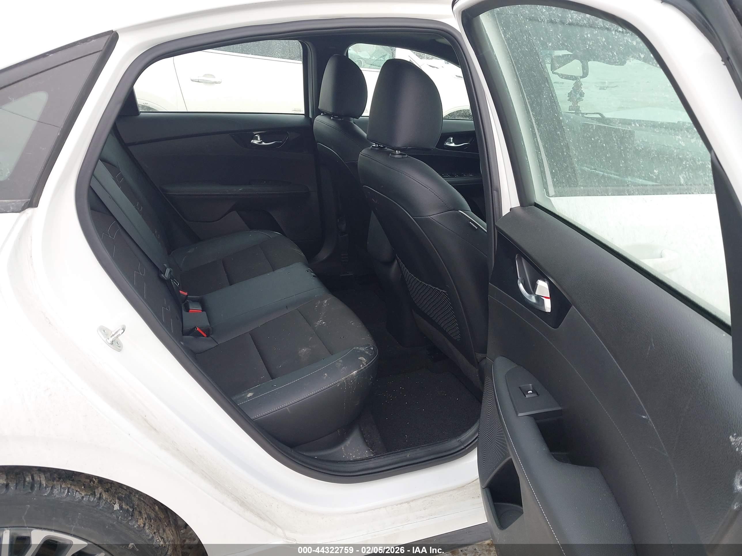KIA FORTE image 8