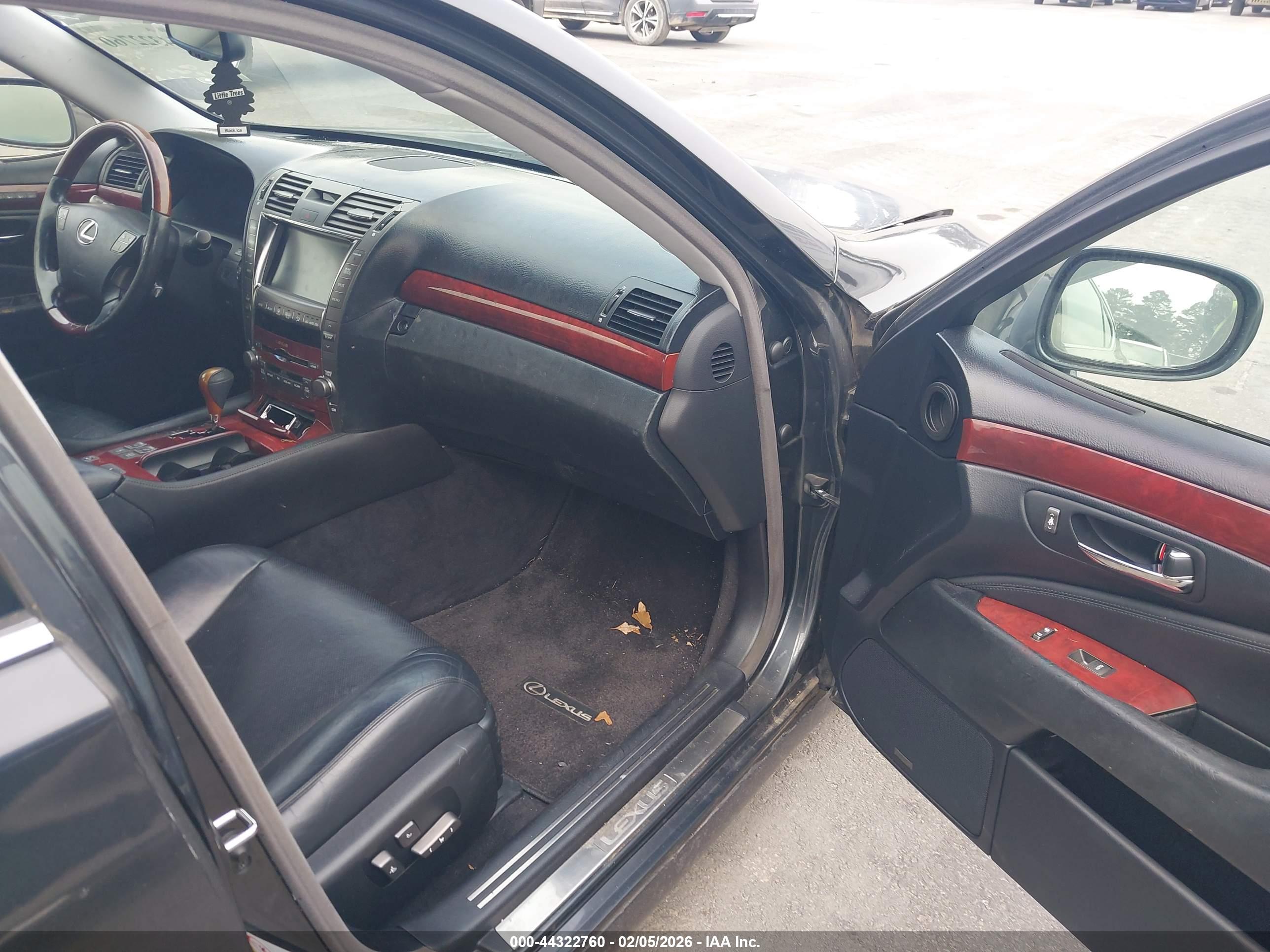 LEXUS LS image 5