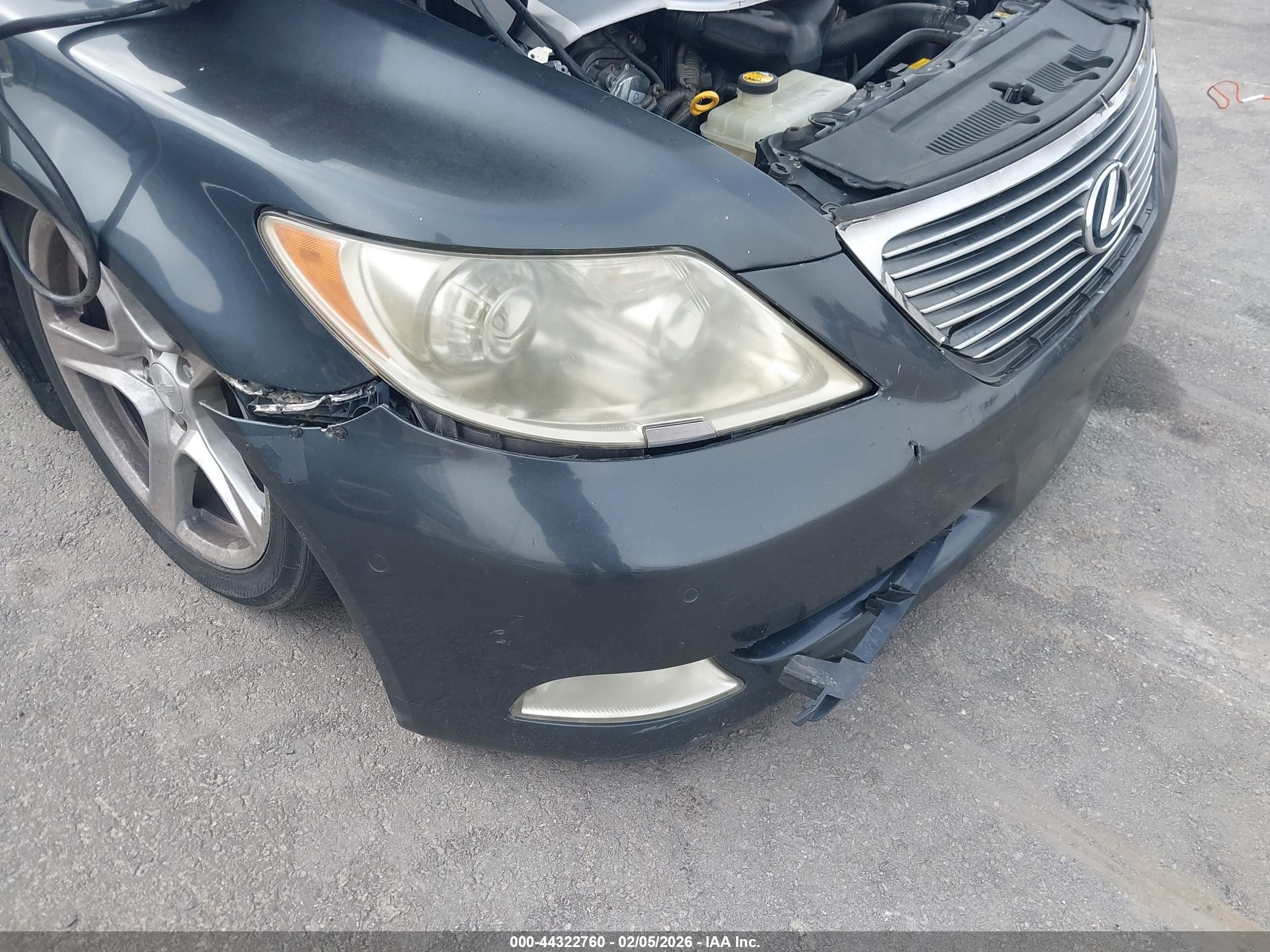 LEXUS LS image 6