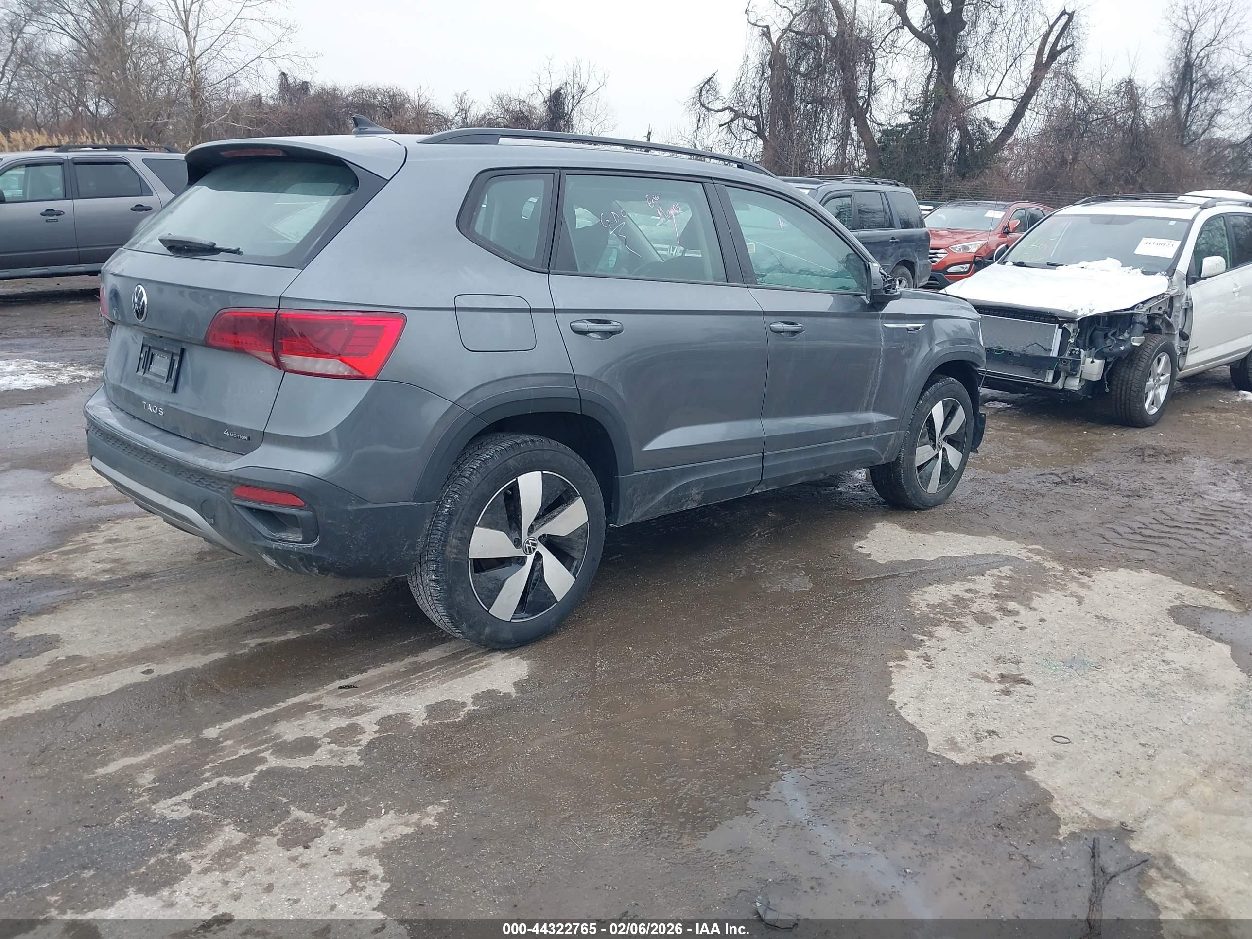 VOLKSWAGEN TAOS image 4