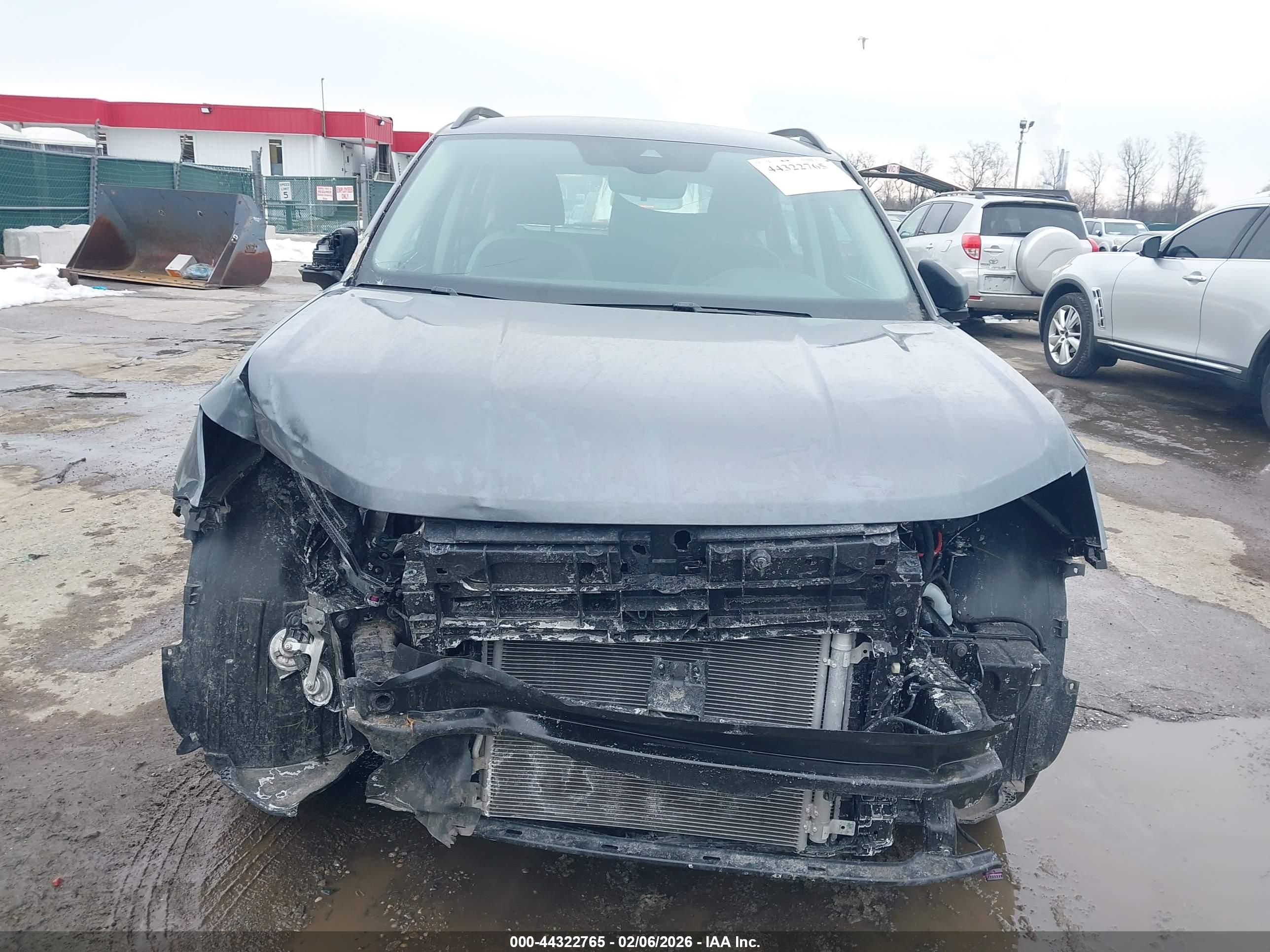 VOLKSWAGEN TAOS image 6