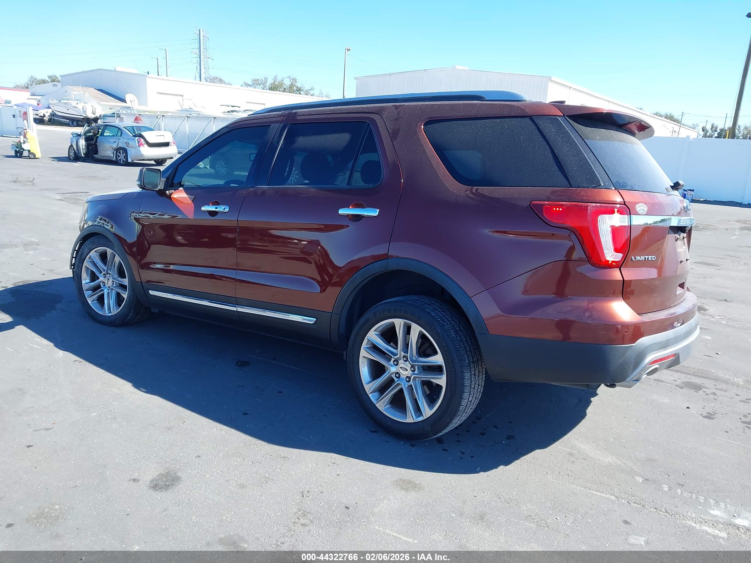 FORD EXPLORER image 3