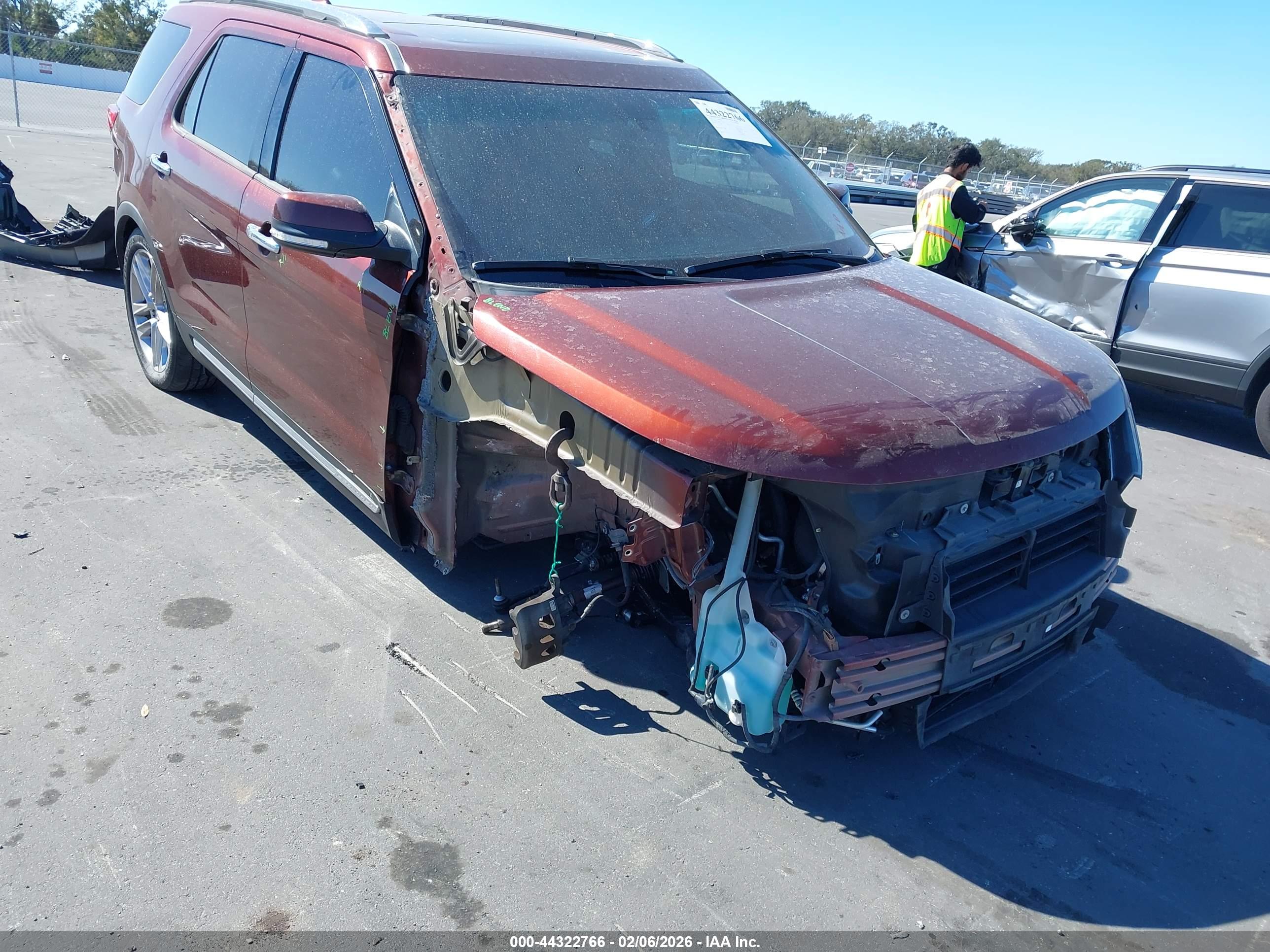 FORD EXPLORER image 6
