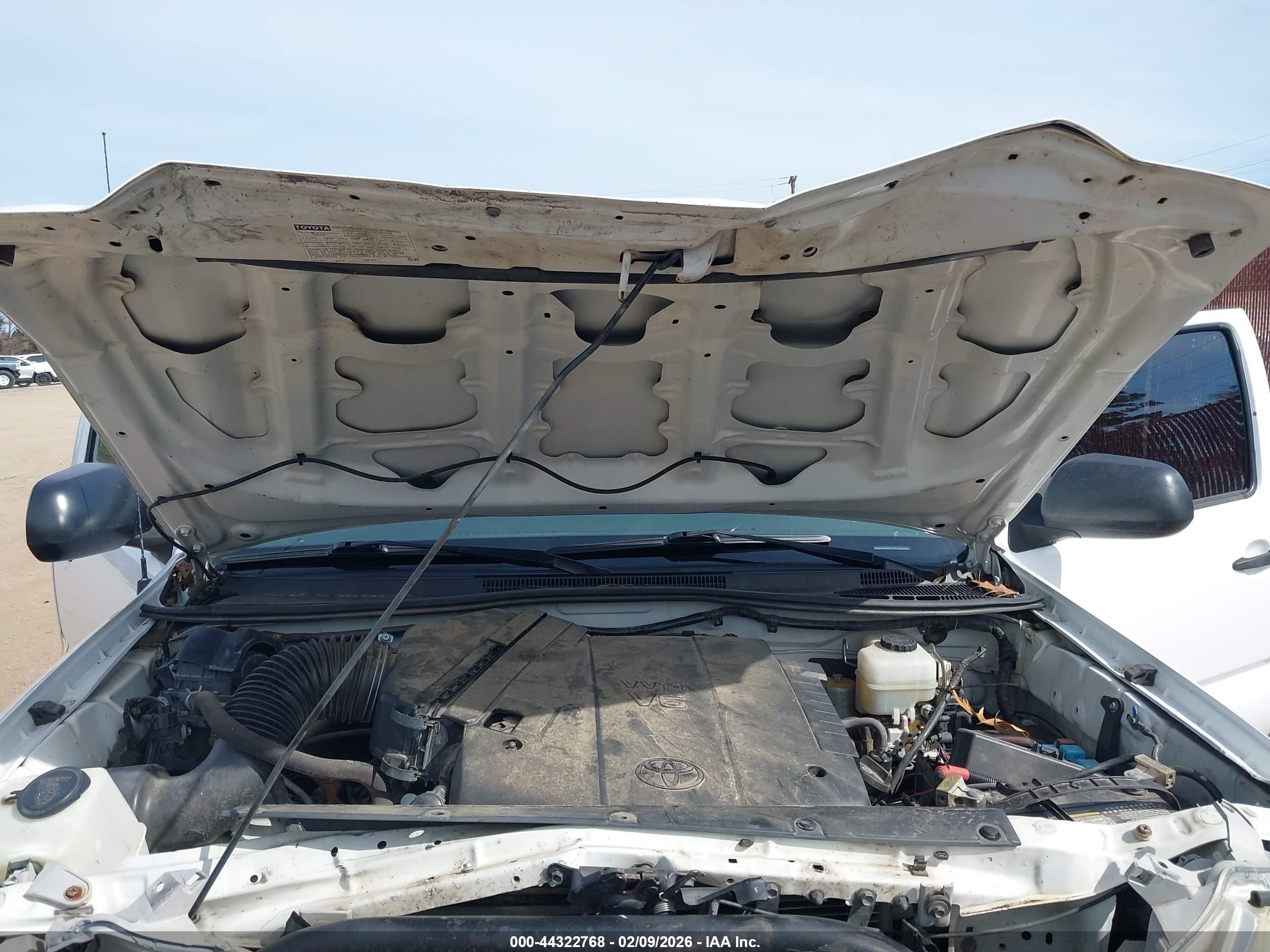TOYOTA TACOMA image 10