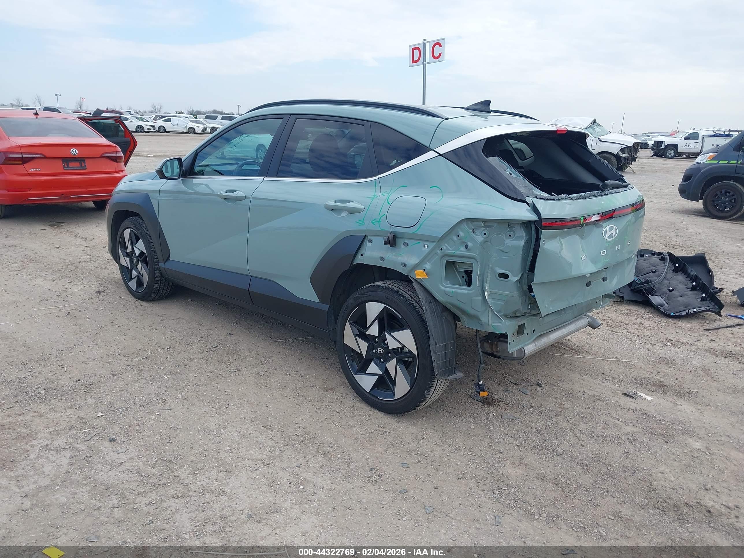 HYUNDAI KONA image 3