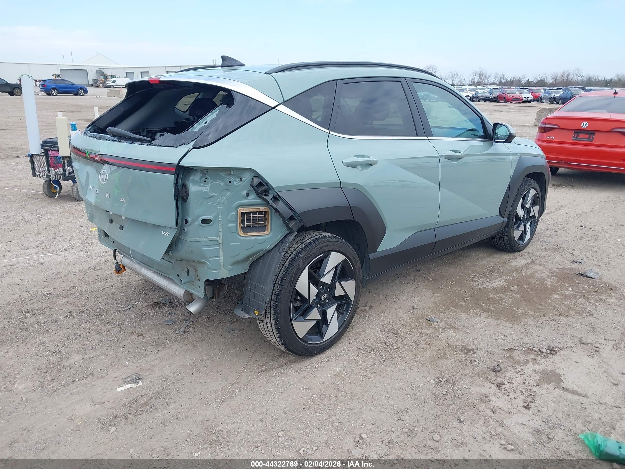 HYUNDAI KONA image 4