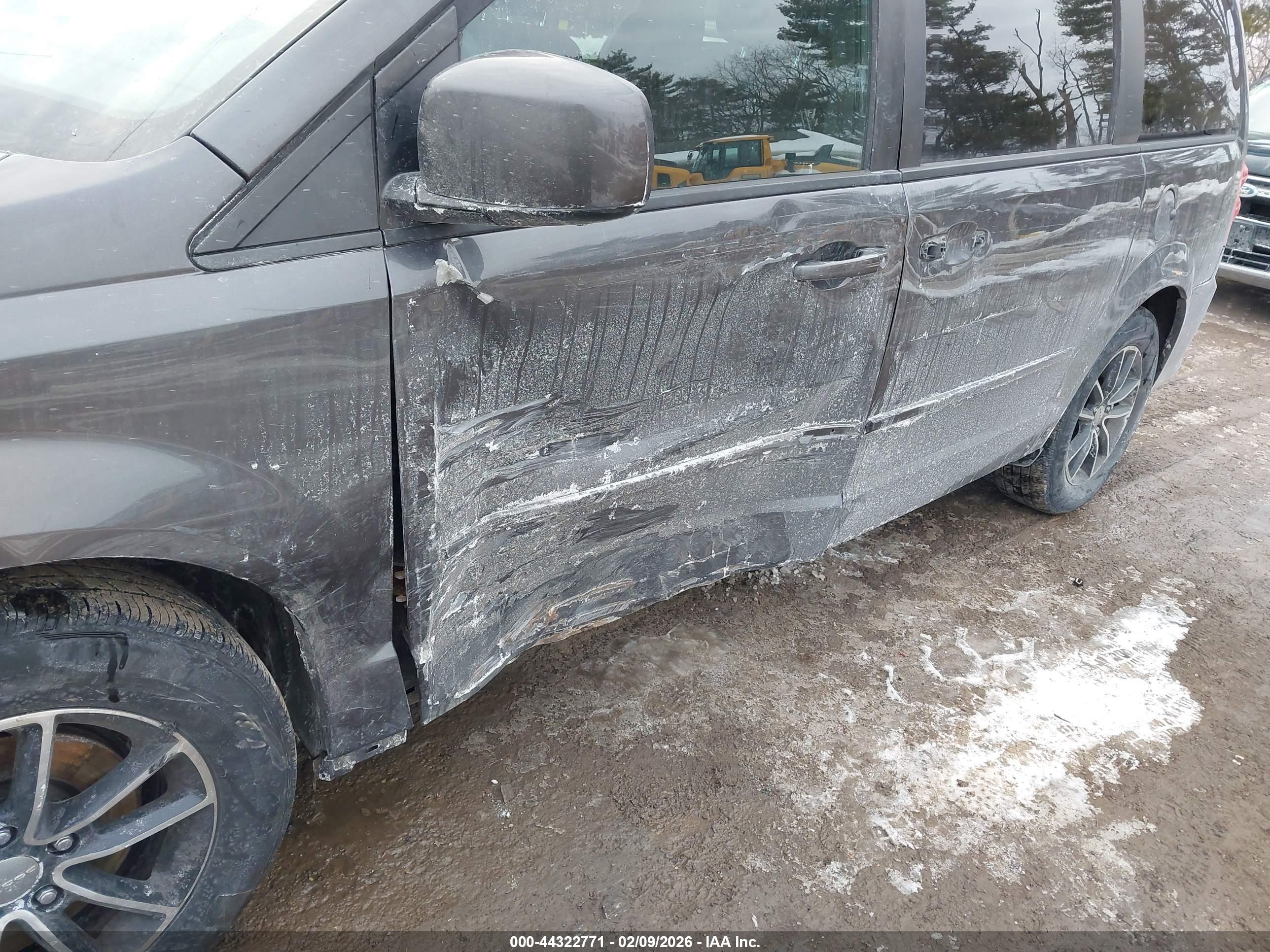 DODGE GRAND image 6