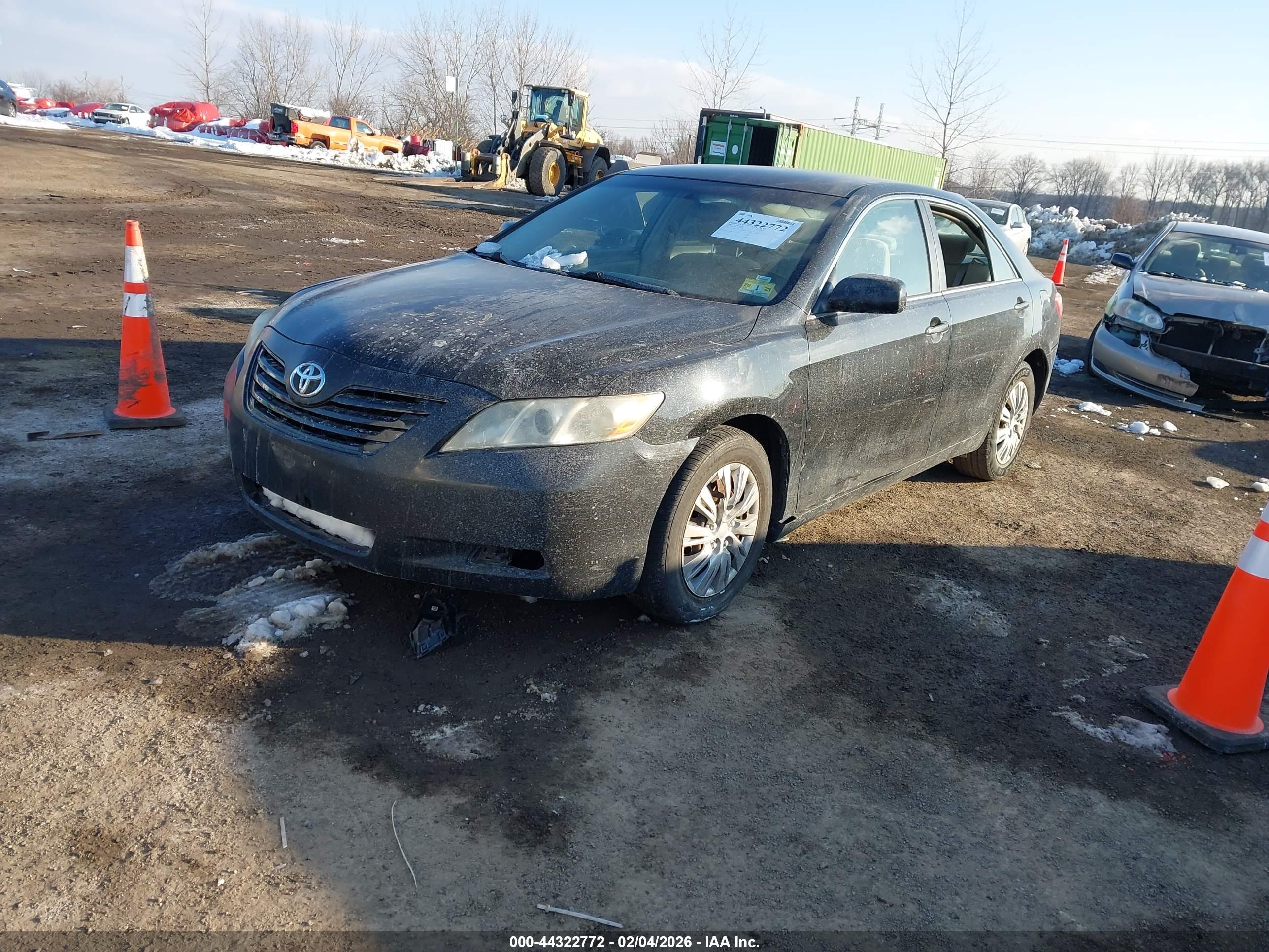 TOYOTA CAMRY image 2