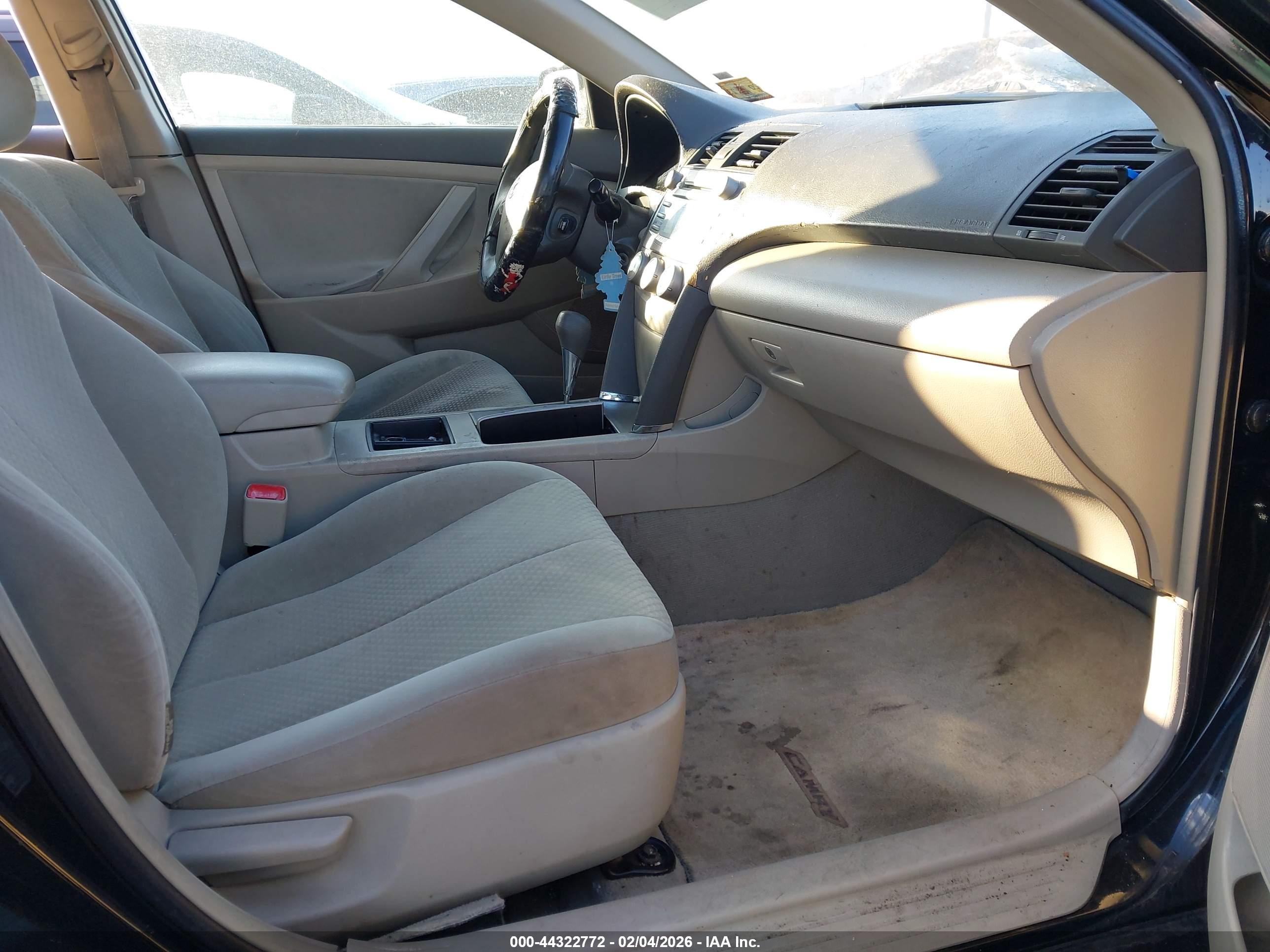 TOYOTA CAMRY image 5