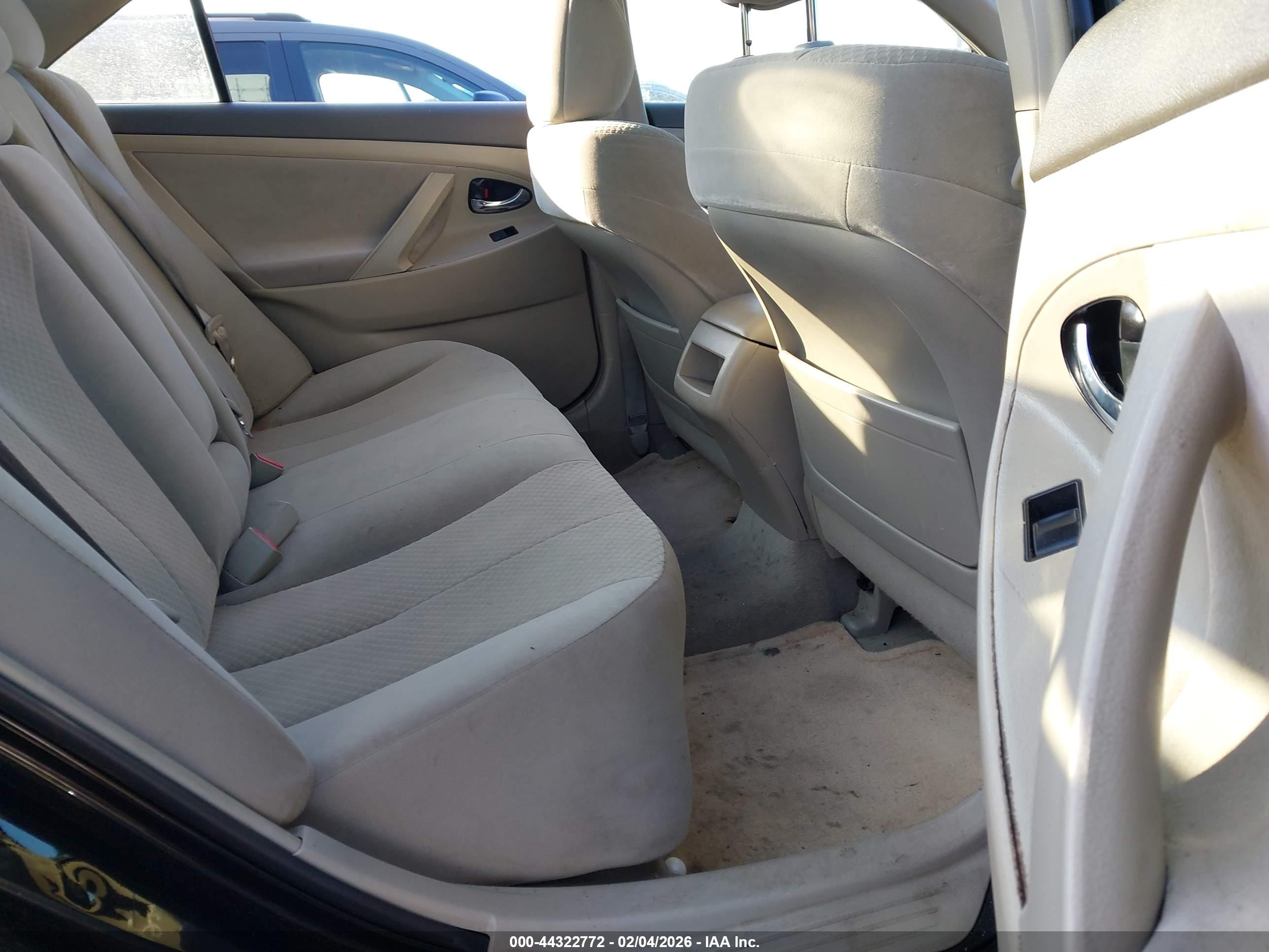 TOYOTA CAMRY image 8