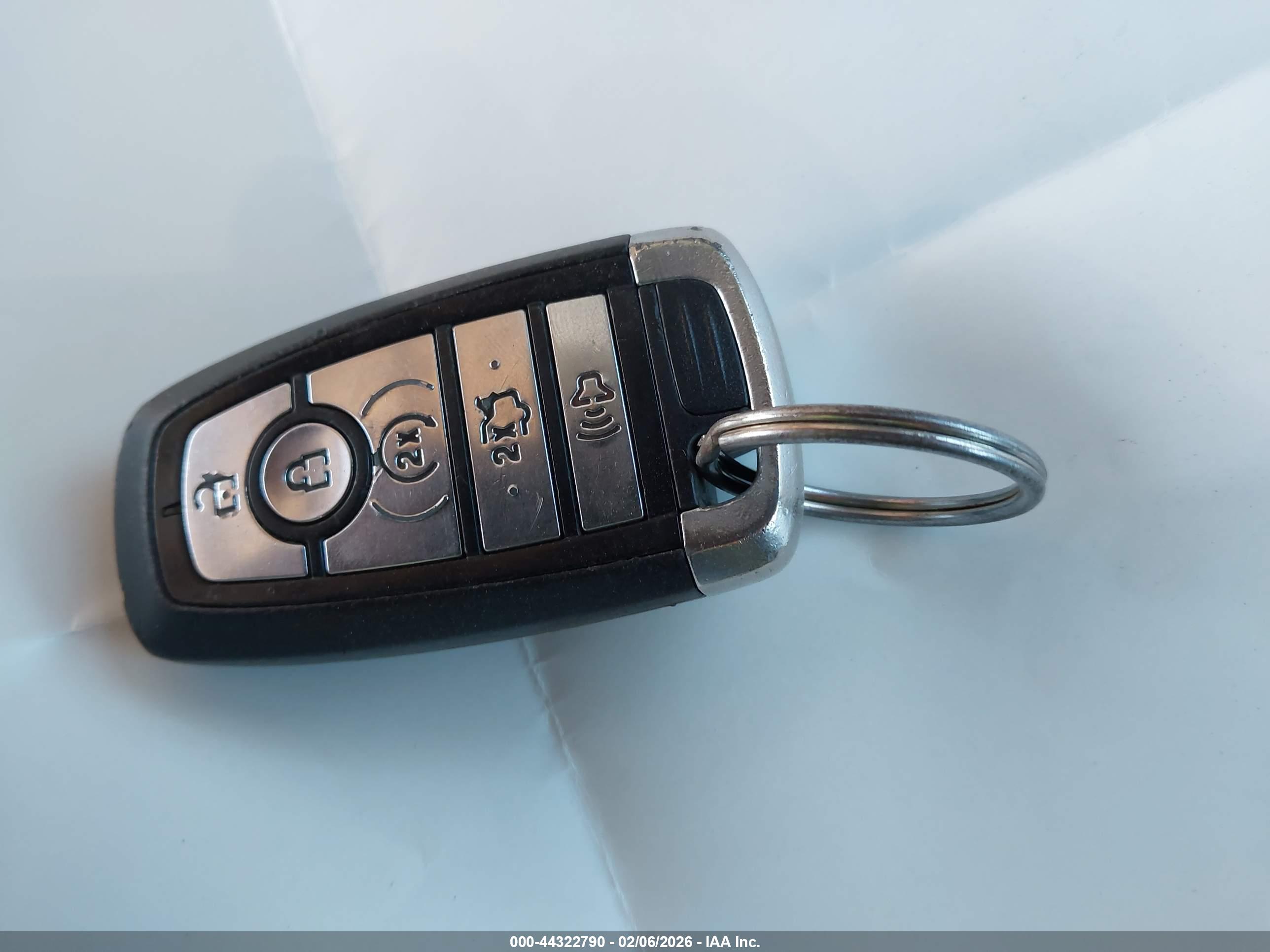 FORD FUSION image 11