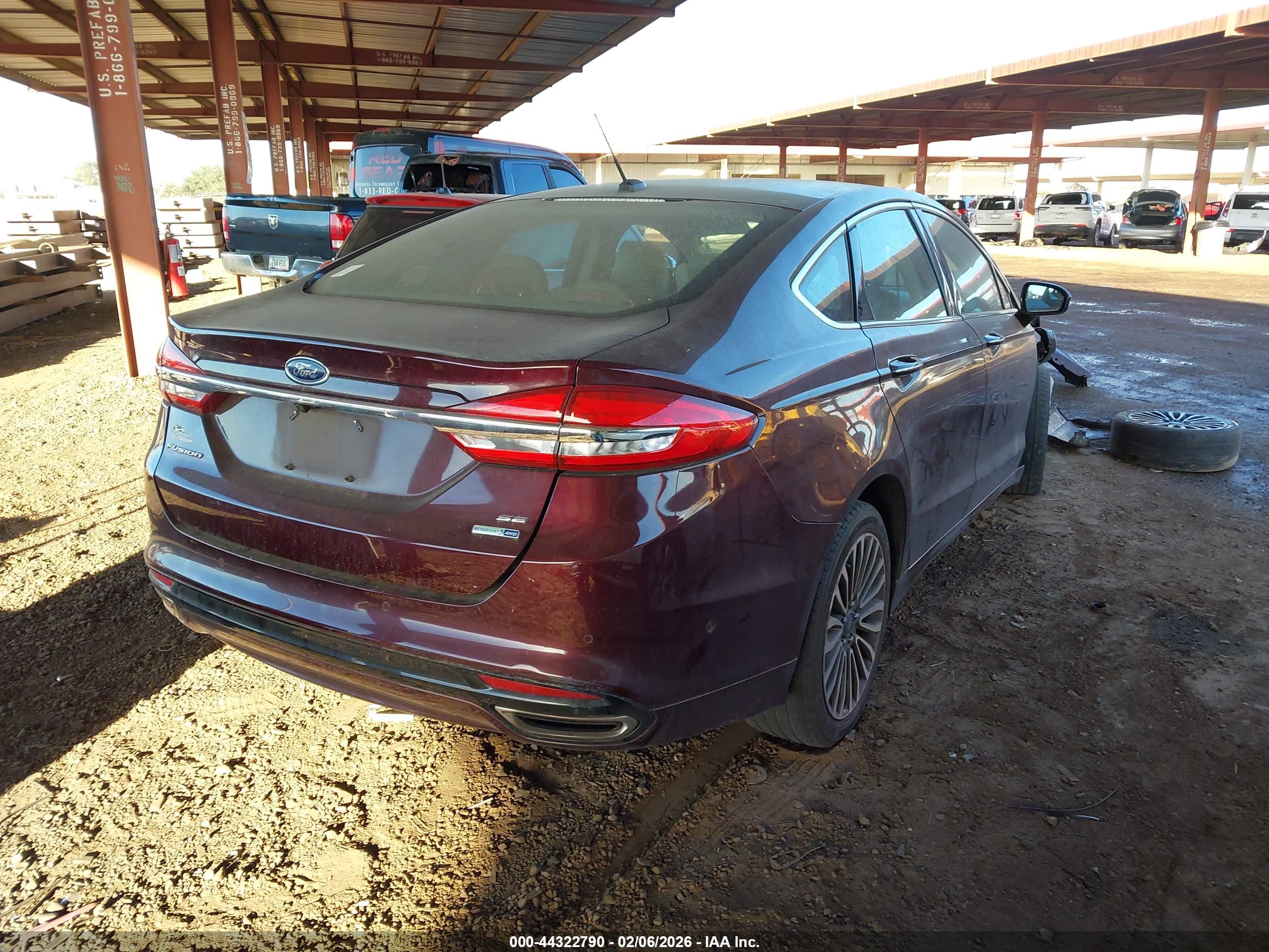 FORD FUSION image 4