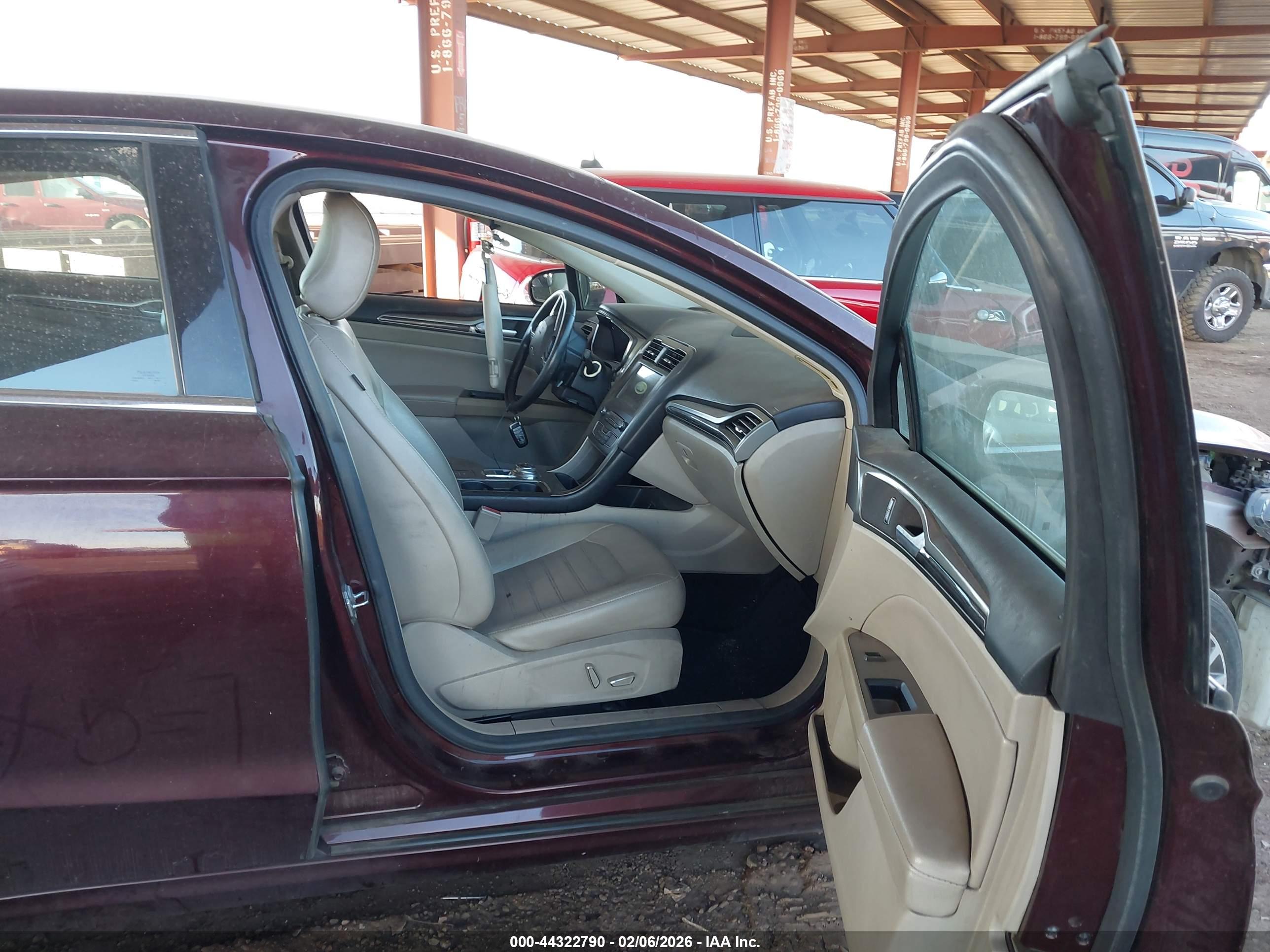 FORD FUSION image 5