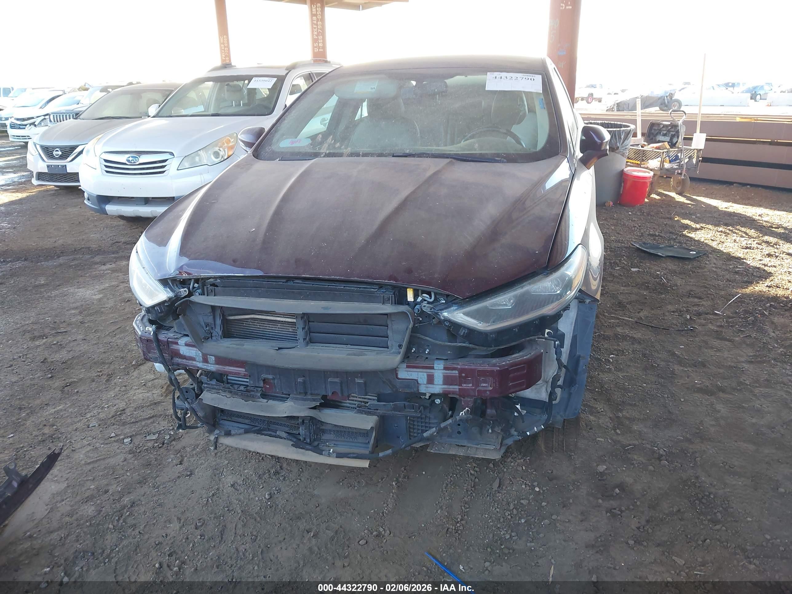 FORD FUSION image 6