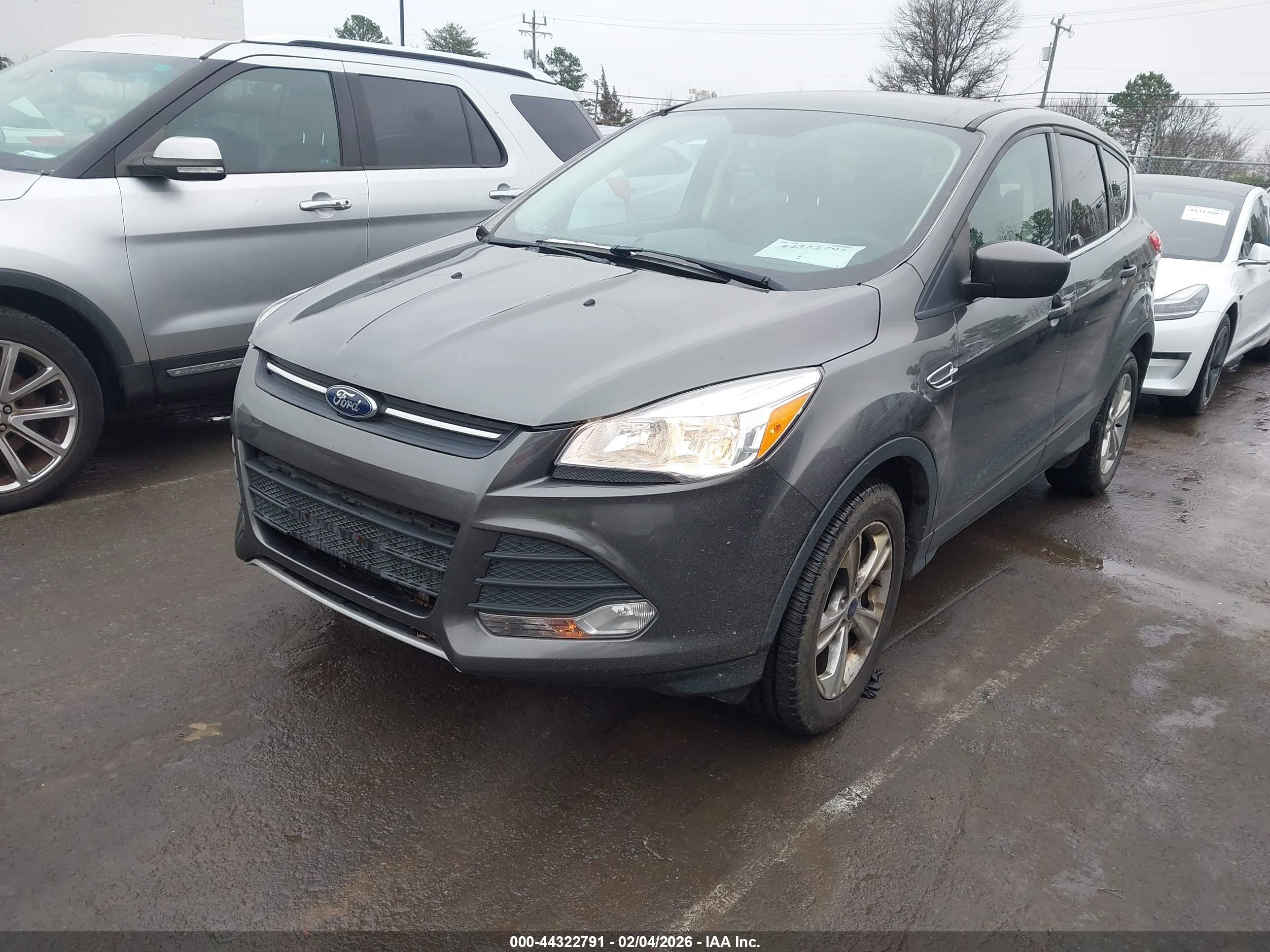 FORD ESCAPE image 2