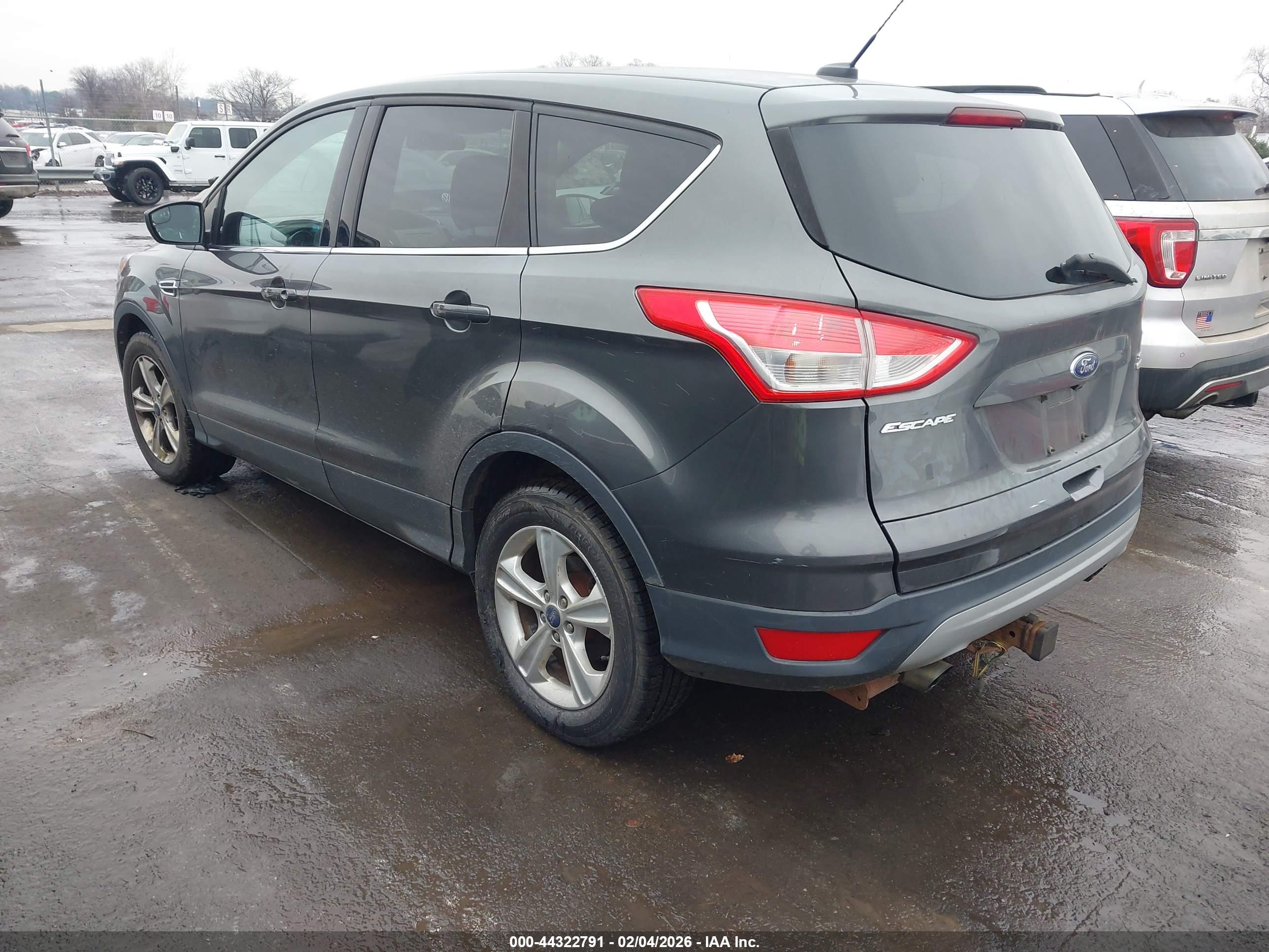 FORD ESCAPE image 3
