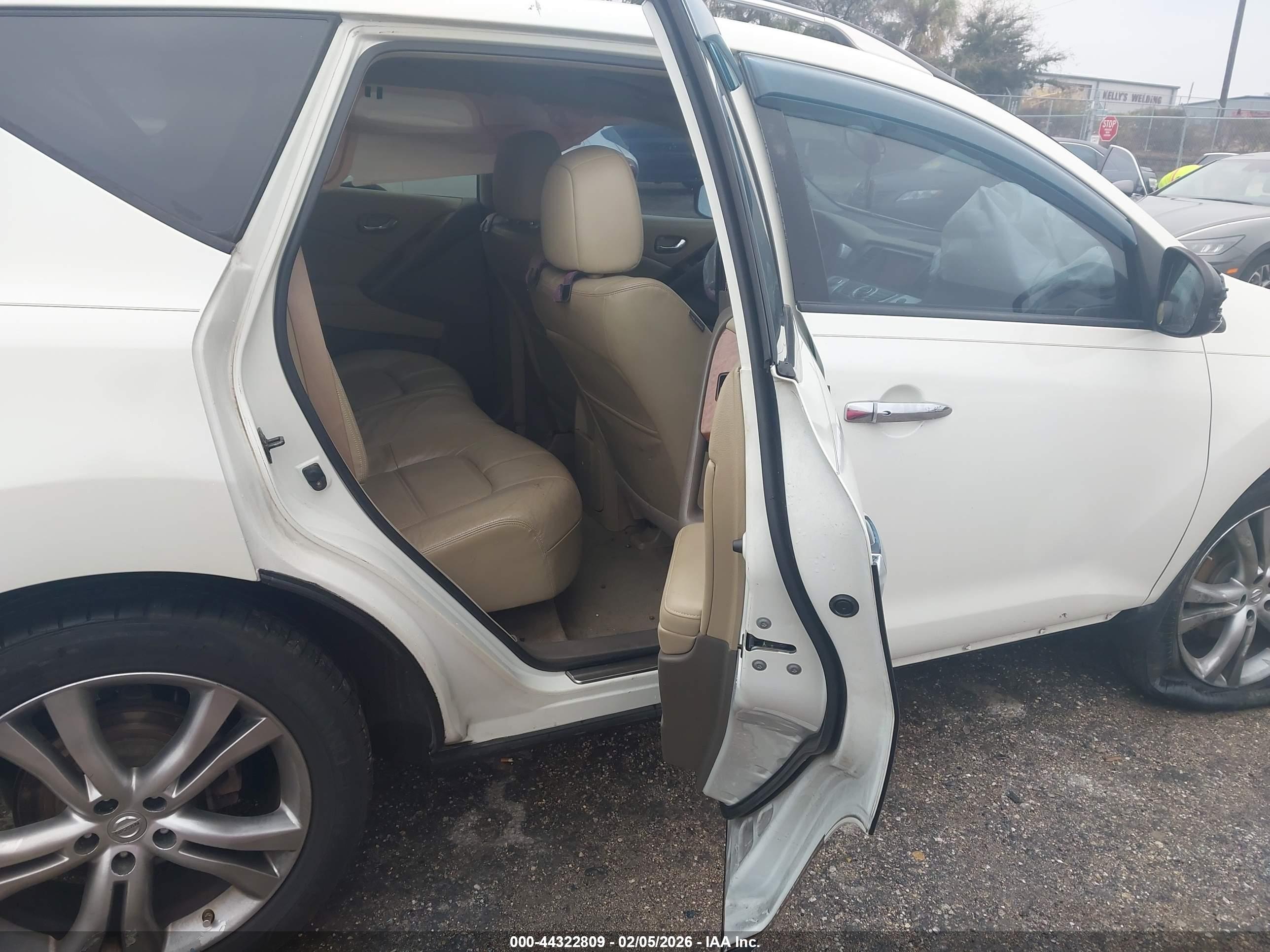 NISSAN MURANO image 8