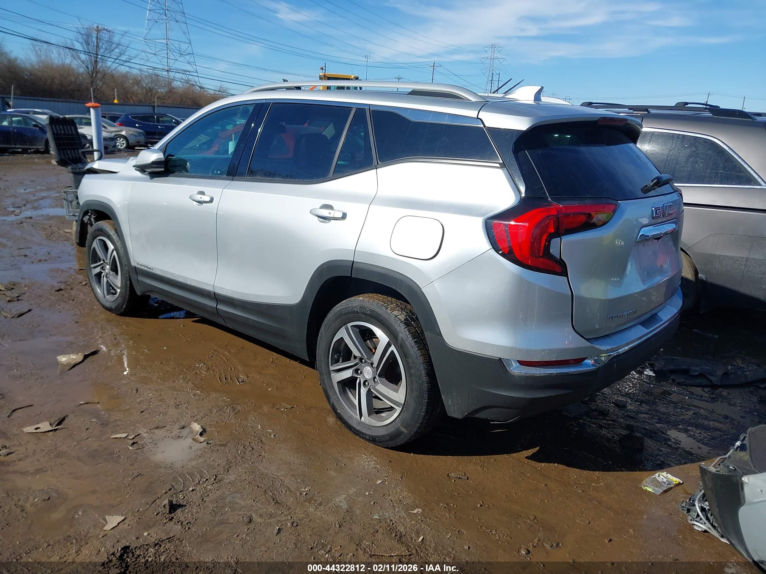 GMC TERRAIN image 3