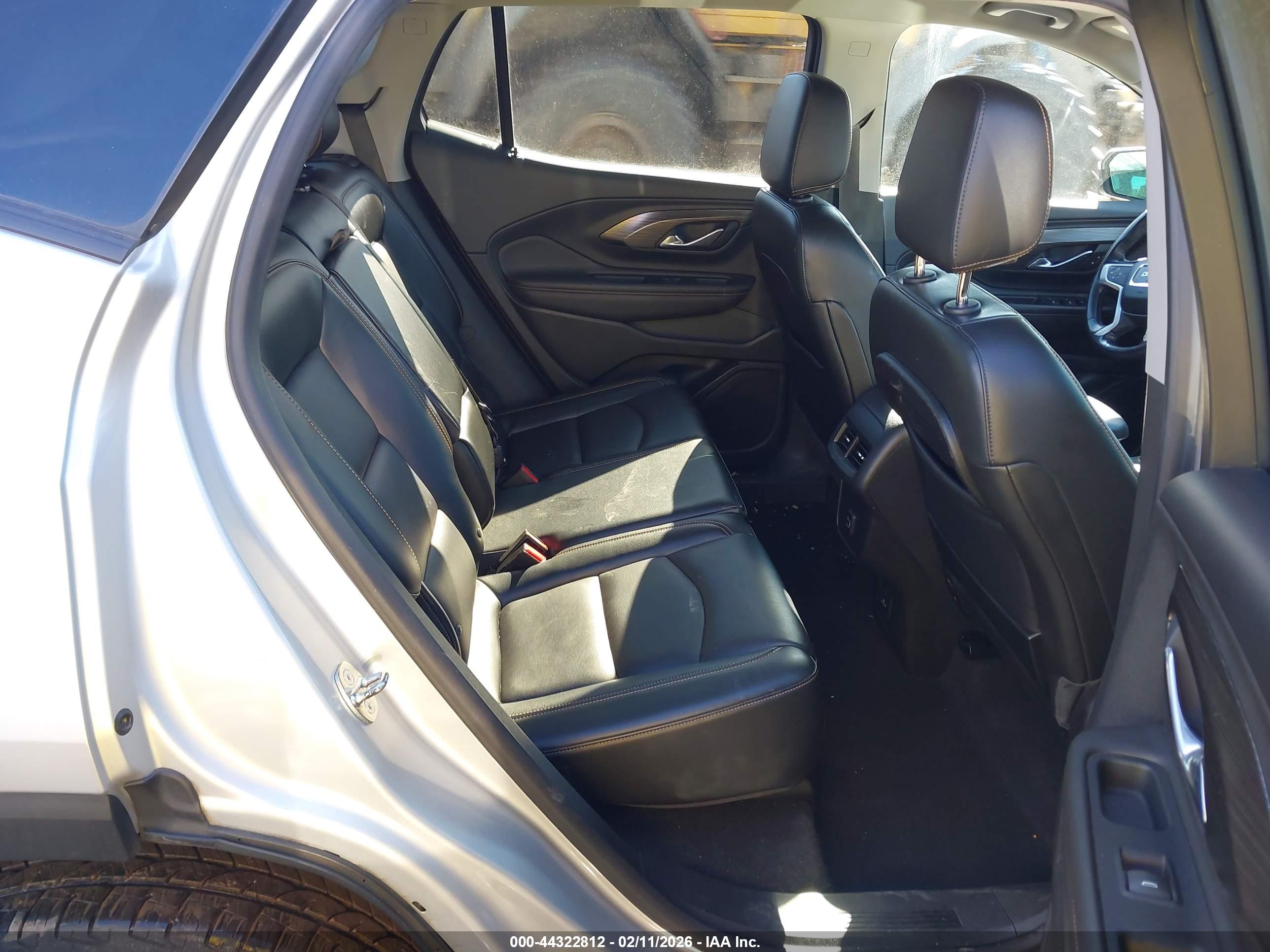 GMC TERRAIN image 8
