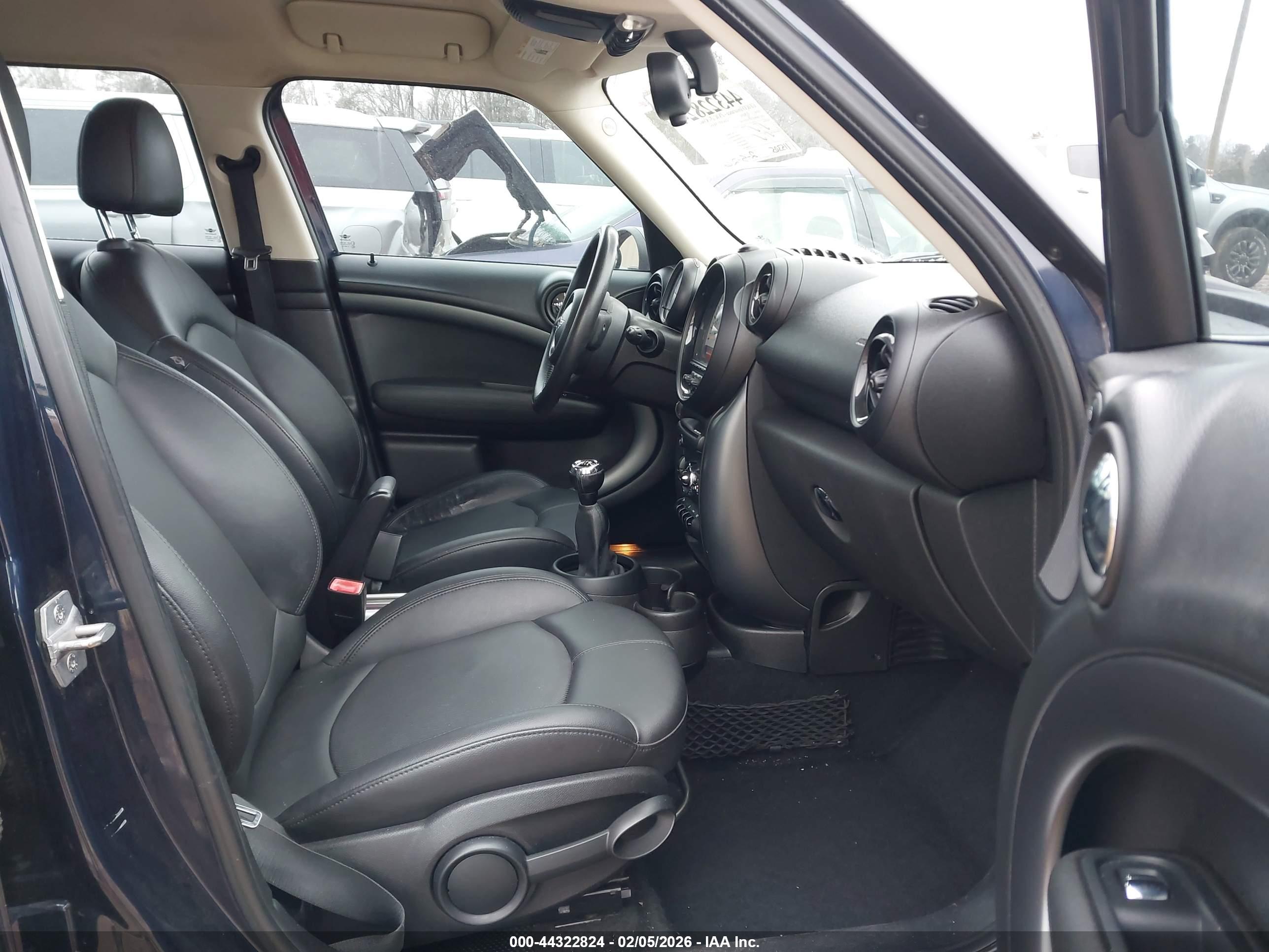 MINI COUNTRYMAN image 5
